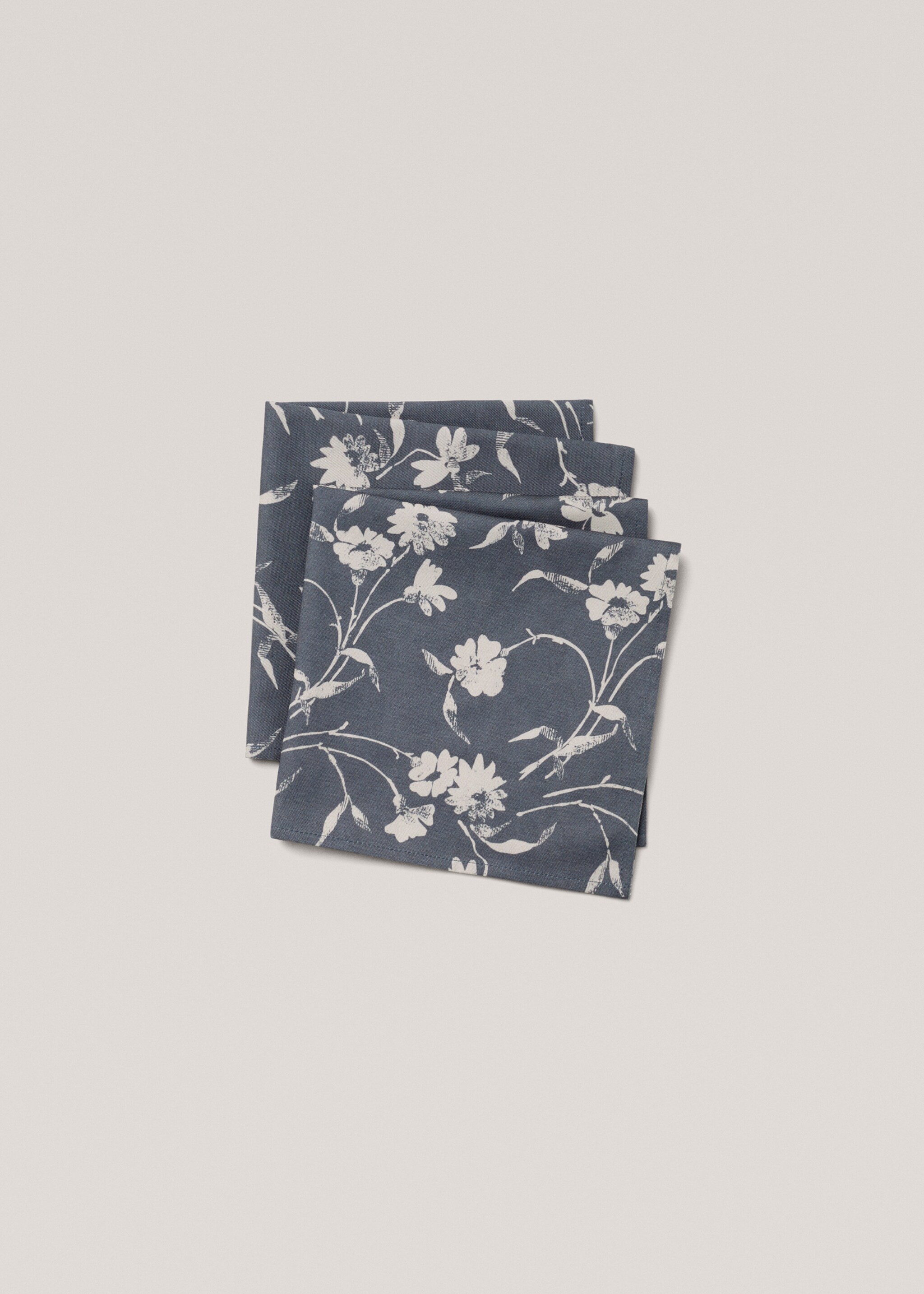 Cotton floral-print napkin 45x45cm - Details of the article 1, Blue. Ref: 77067704-00.