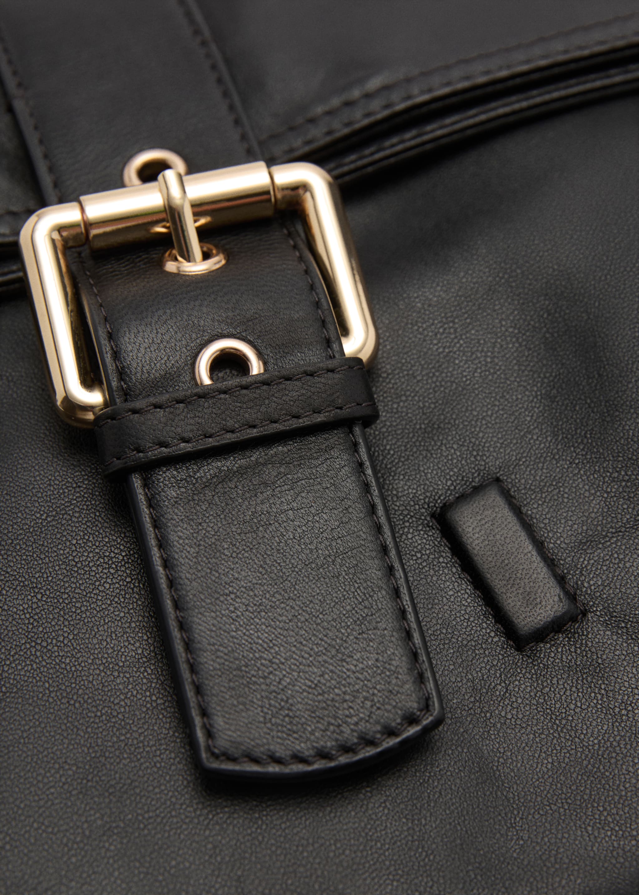 Bolso piel hebilla - Detalle del artículo 2, Negro. Ref: 77067712-00.