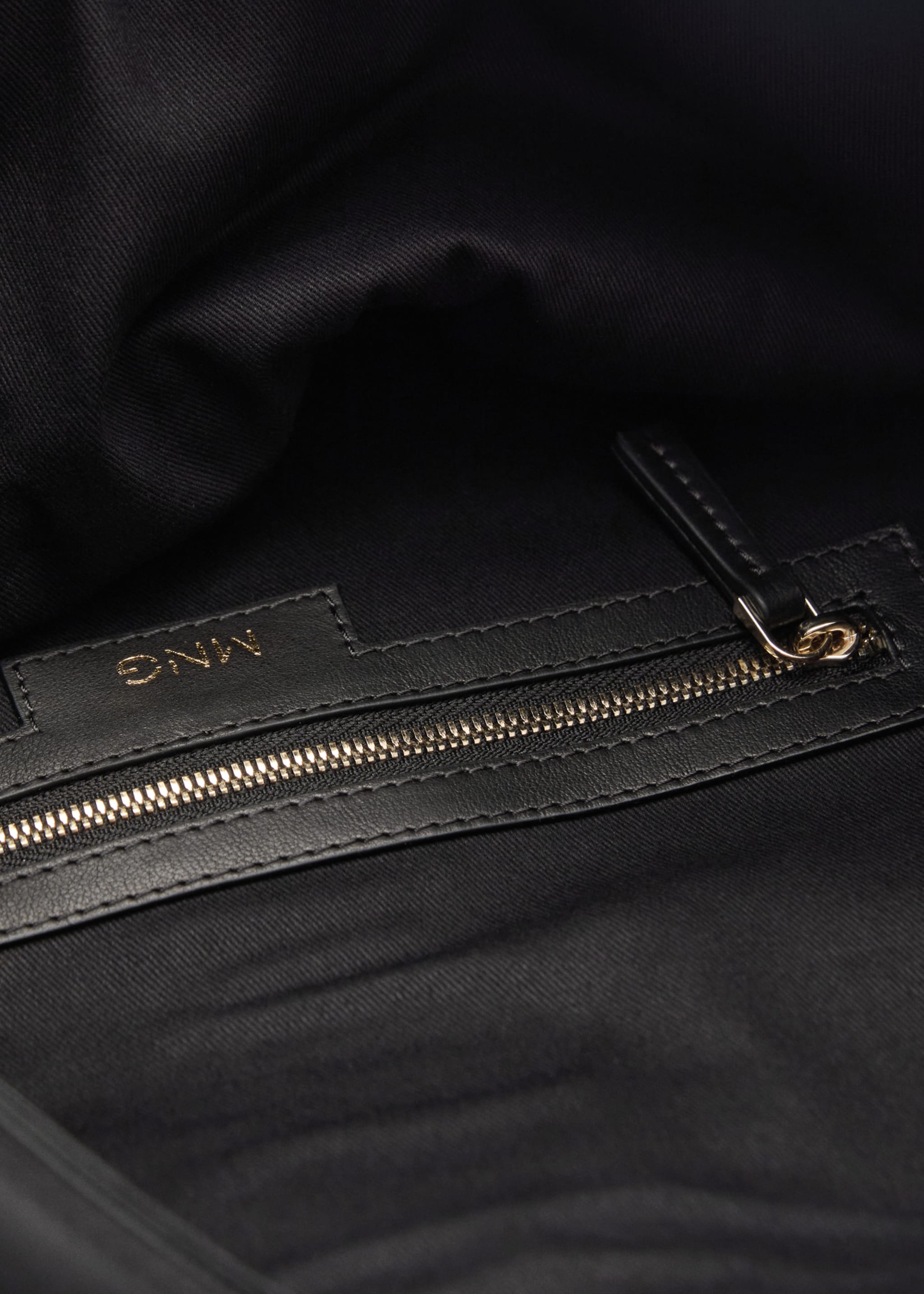 Bolso piel hebilla - Detalle del artículo 3, Negro. Ref: 77067712-00.