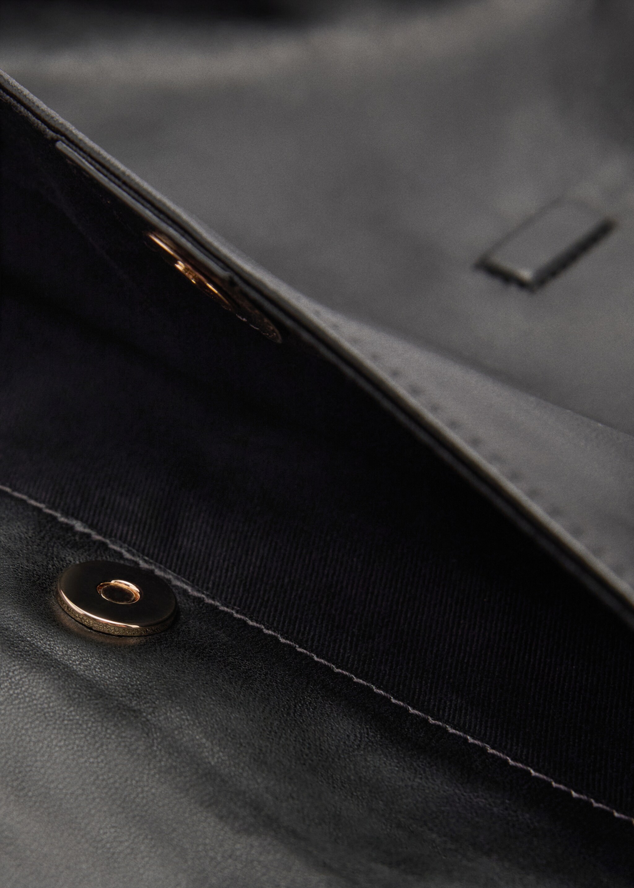 Bolso piel hebilla - Detalle del artículo 4, Negro. Ref: 77067712-00.