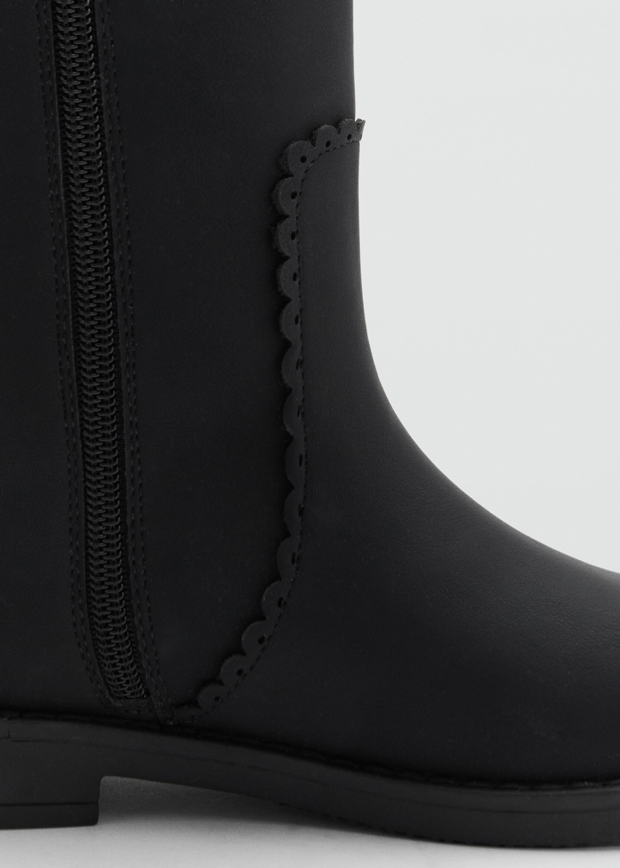 Bota alta plana - Detalle del artículo 2, Negro. Ref: 77067911-00.