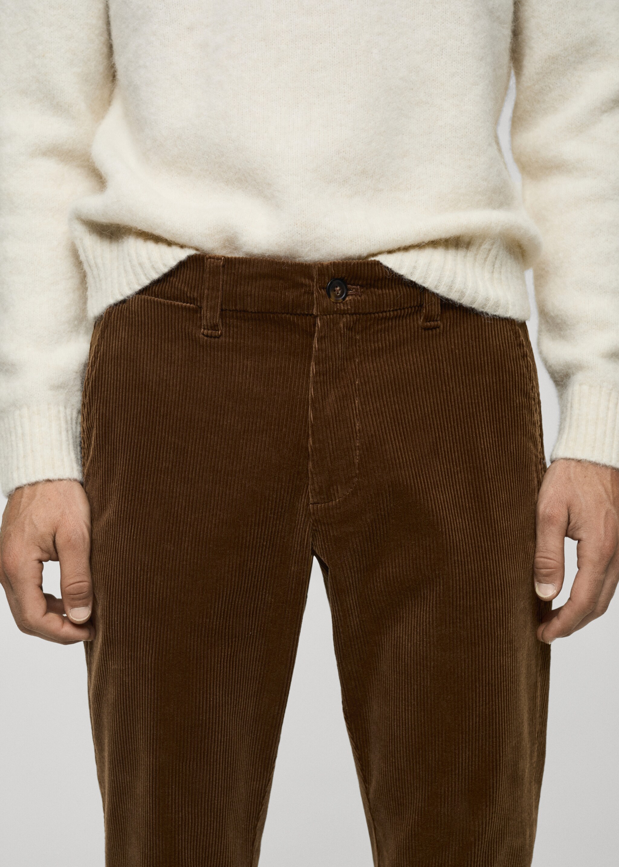 Slim Fit-Cordhose - Detail des Artikels 1, Mittelbraun. Ref: 77067913-00.