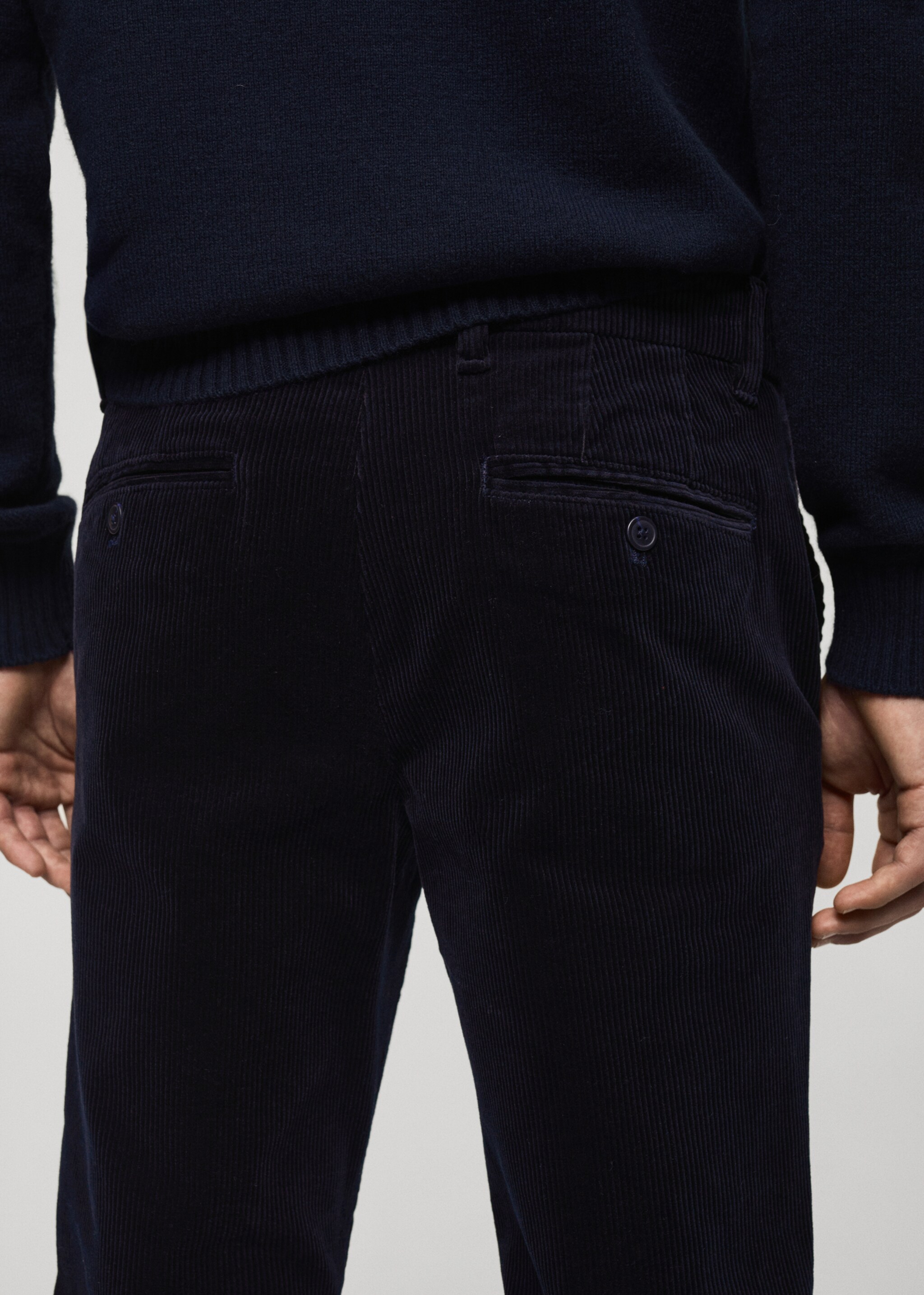 Slim Fit-Cordhose - Detail des Artikels 6, Dunkles Marineblau. Ref: 77067913-00.