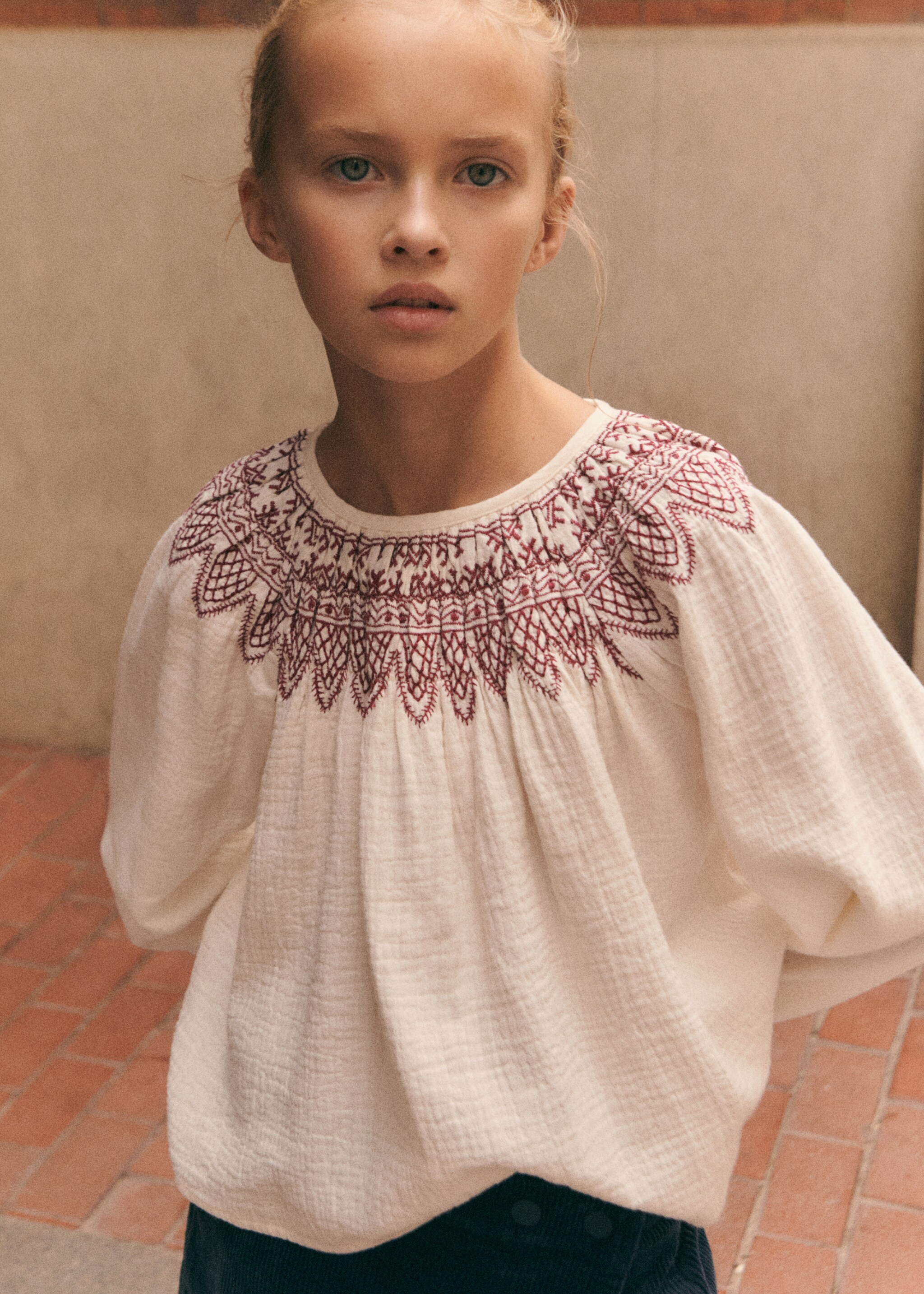 Blusa pormenores bordados - Pormenor do artigo 5