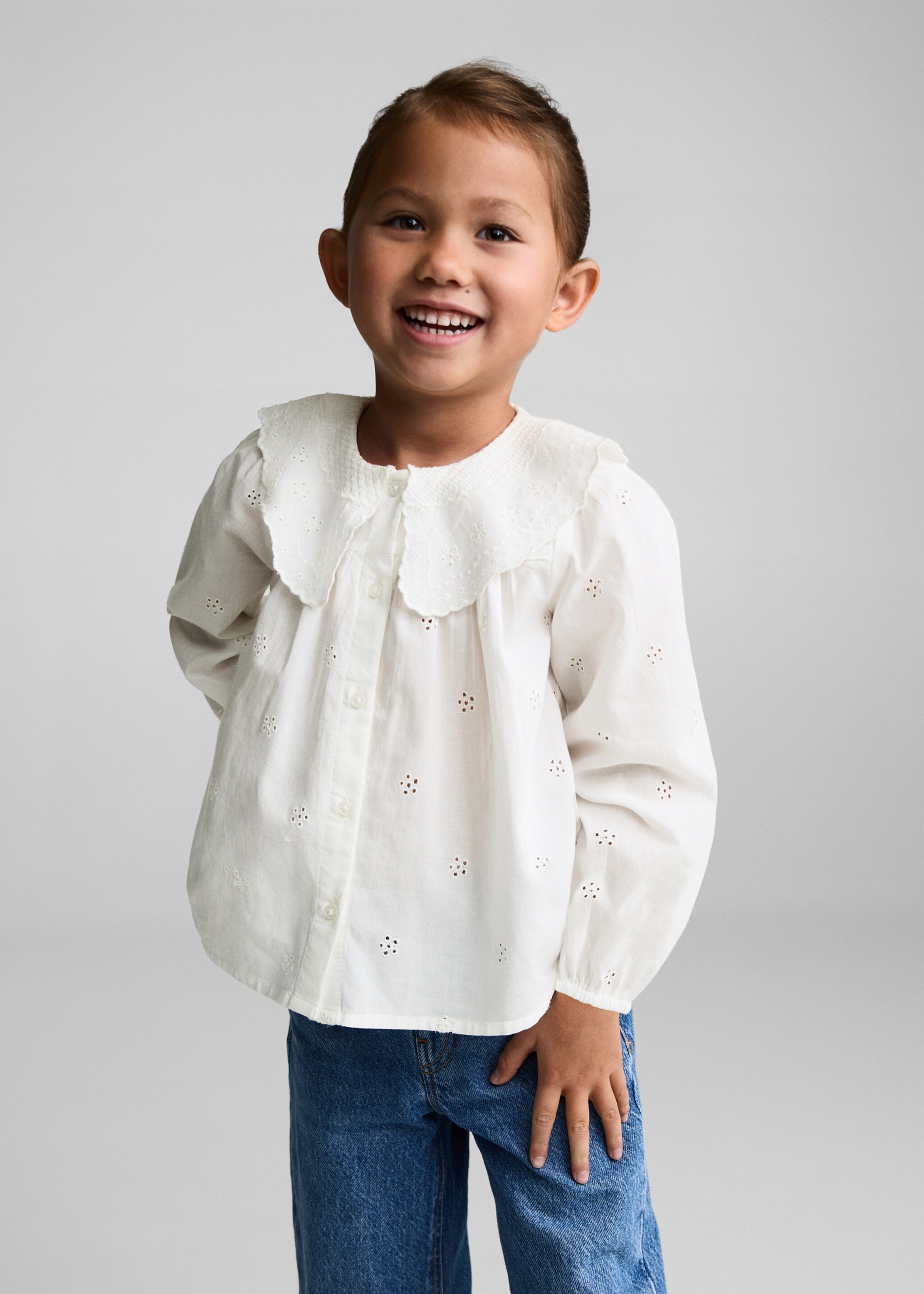 Blouse détails brodés - Plan moyen