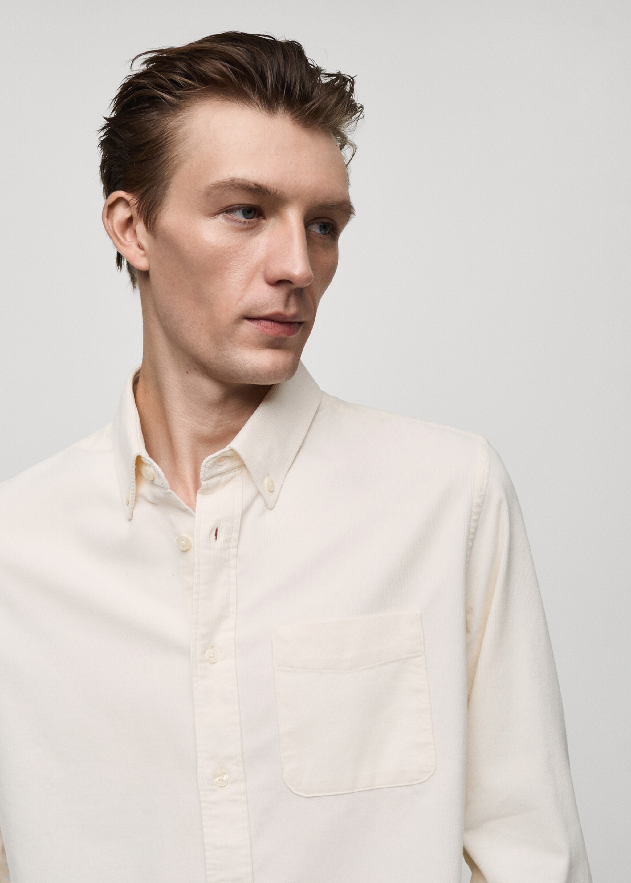 Classic-fit micro-corduroy shirt - Details of the article 1, White. Ref: 77067924-00.