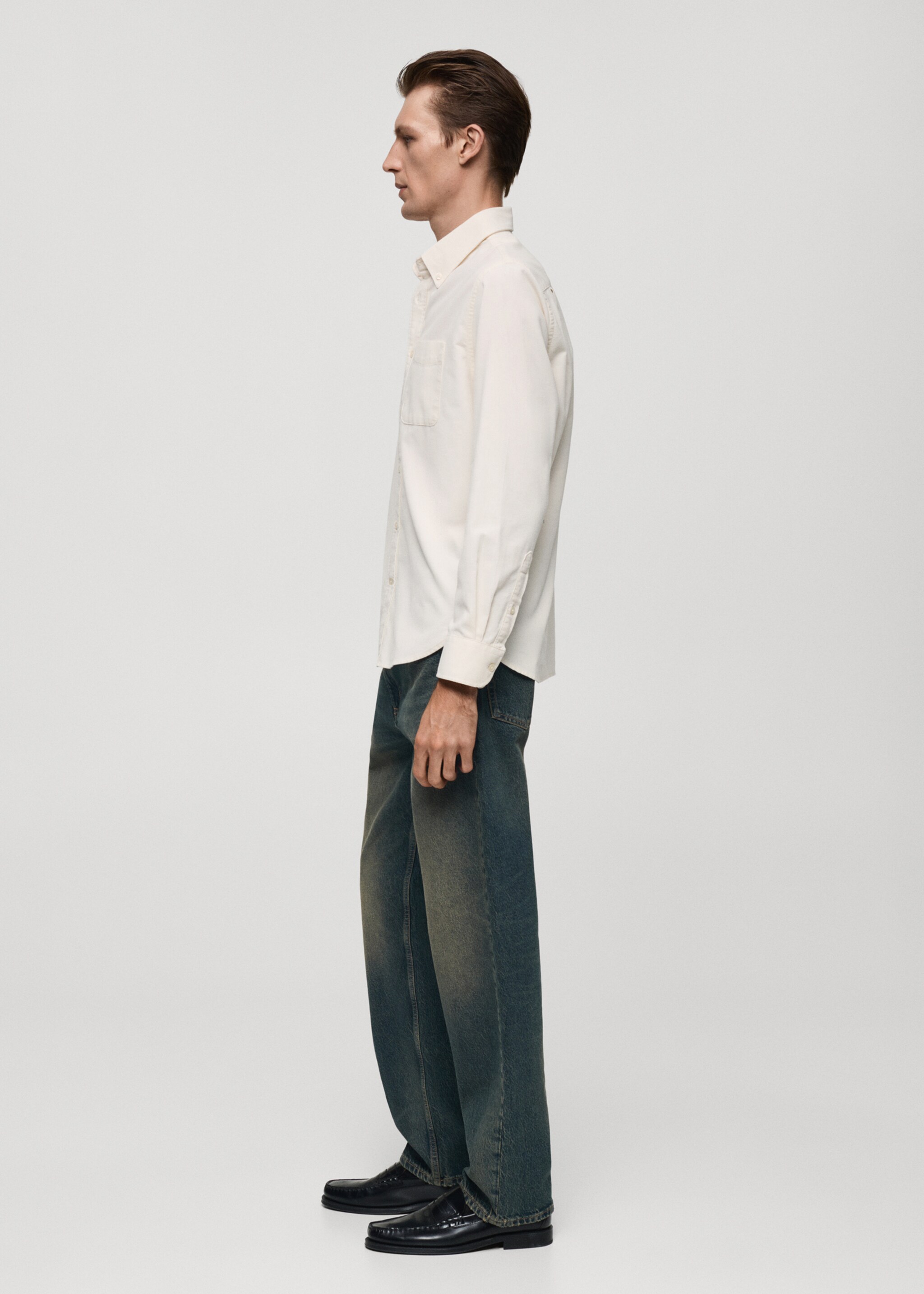 Classic-fit micro-corduroy shirt - Details of the article 2, White. Ref: 77067924-00.