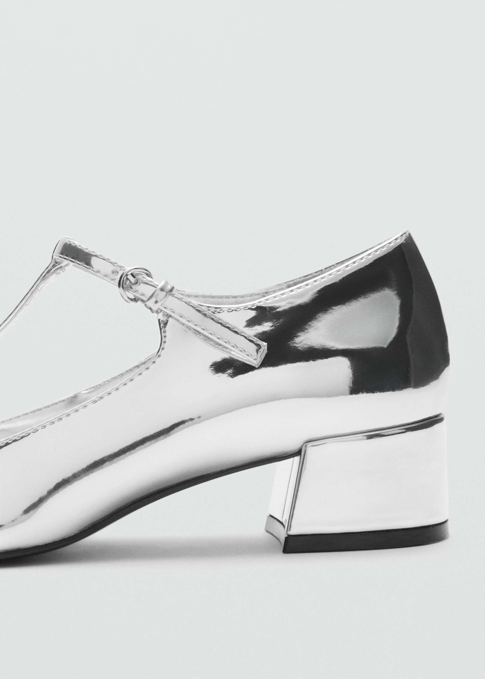 Metallic pumps - Detail van het artikel 3, Zilver. Ref: 77067929-00.