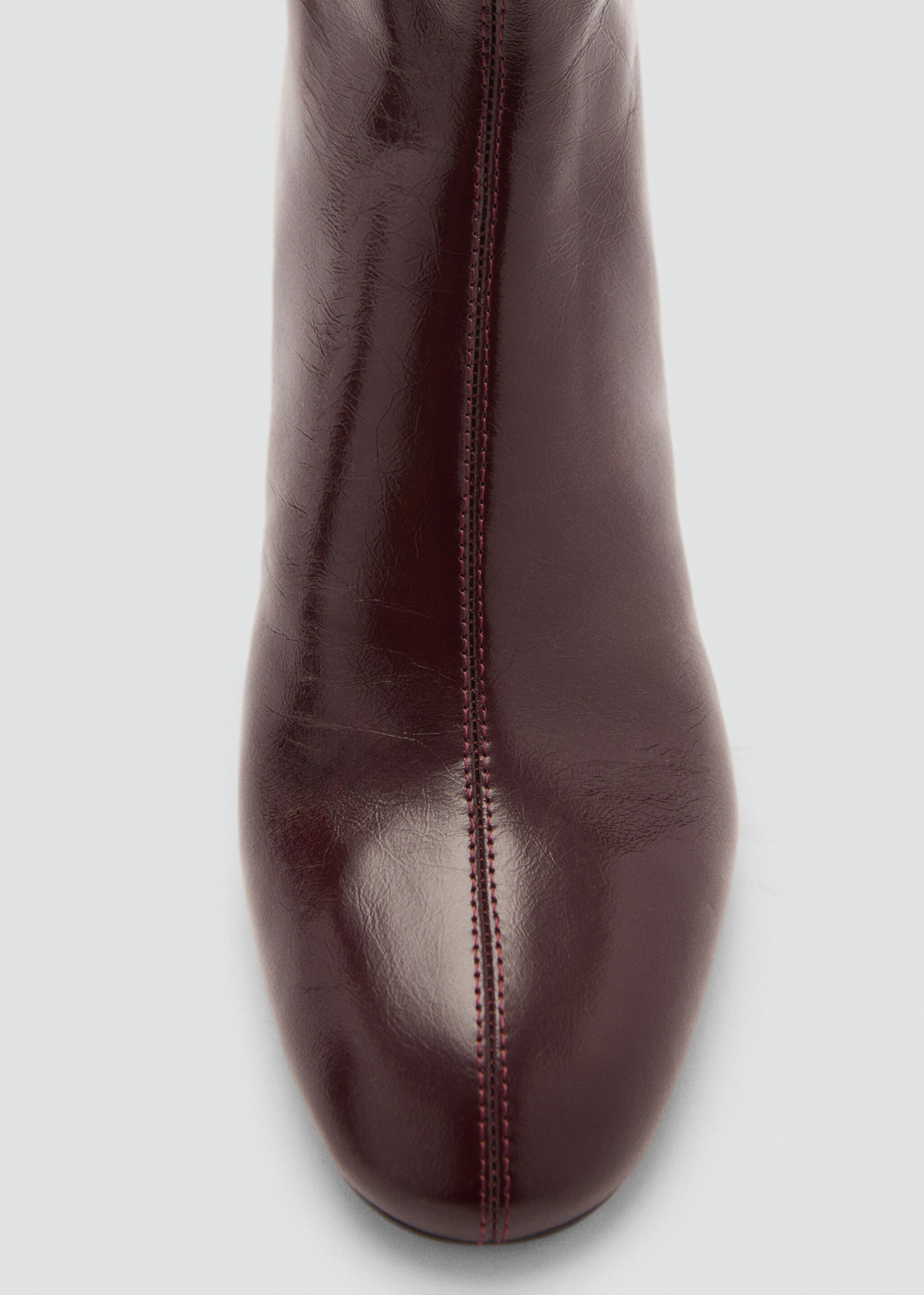 Lederstiefelette mit Reißverschluss - Detail des Artikels 3, Bordeaux. Ref: 77067930-00.