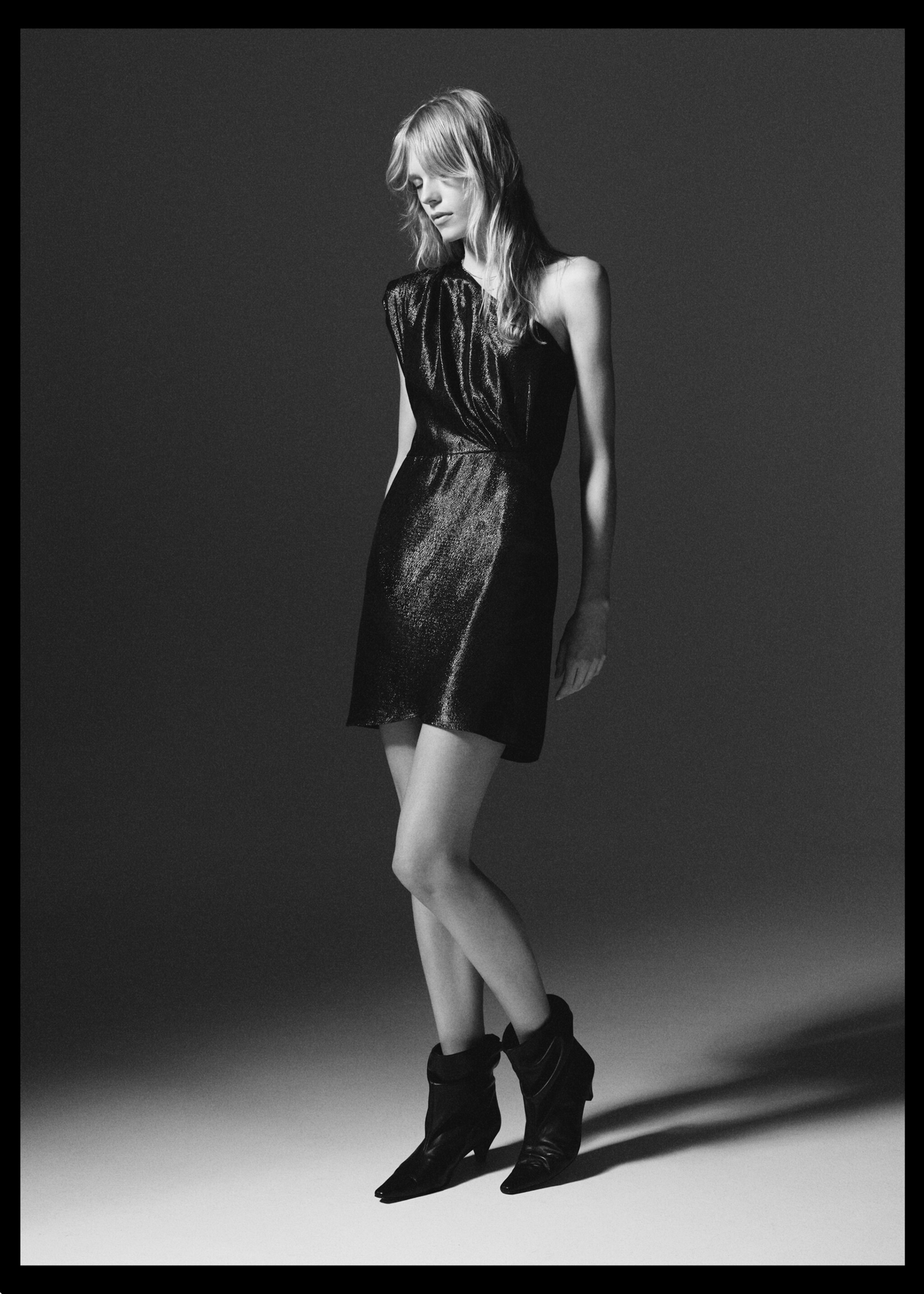 Textured asymmetrical dress - Details of the article 6, Black. Ref: 77068276-00.