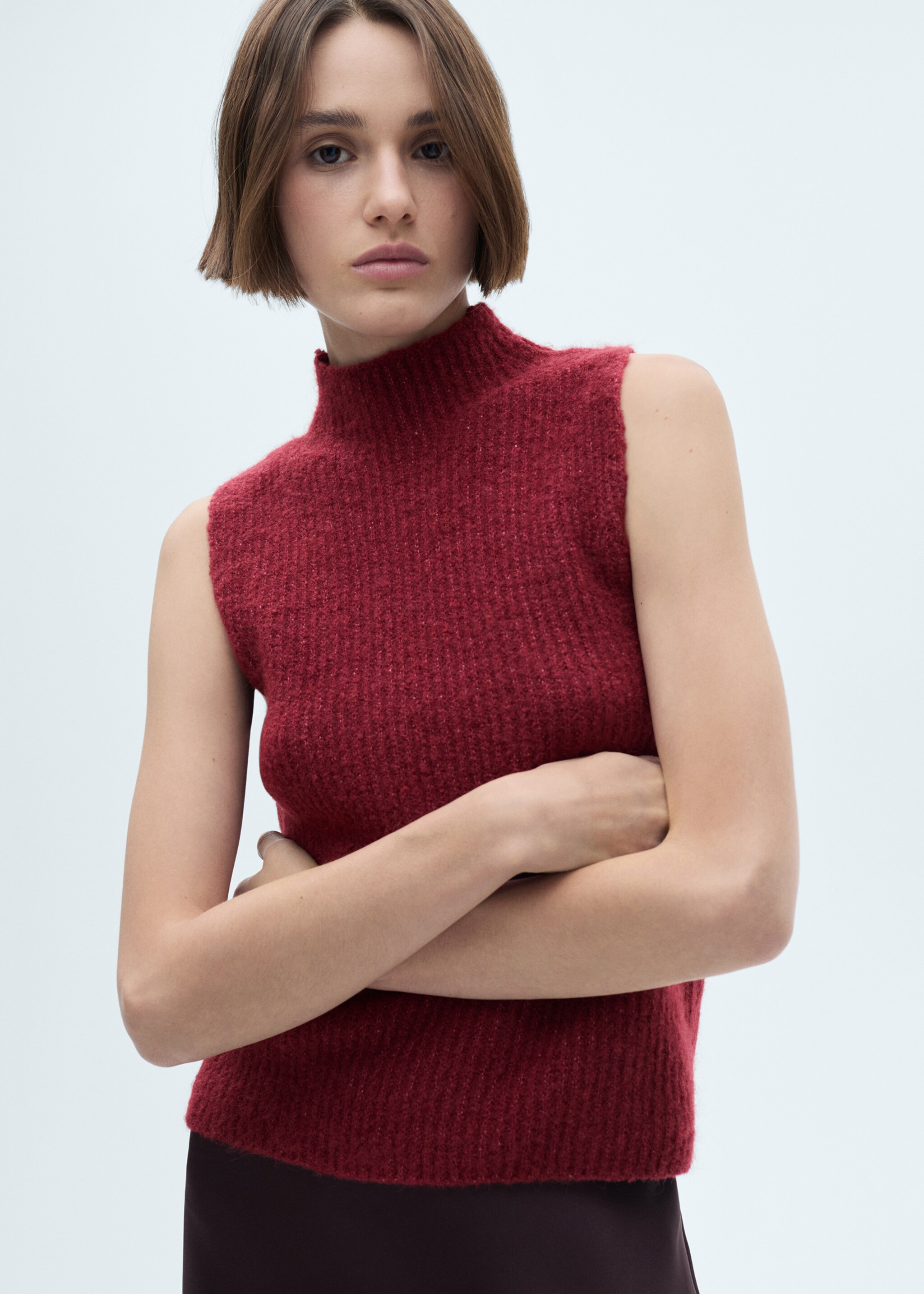 Perkins-neck knitted waistcoat - Medium plane, Wine. Ref: 77068277-00.