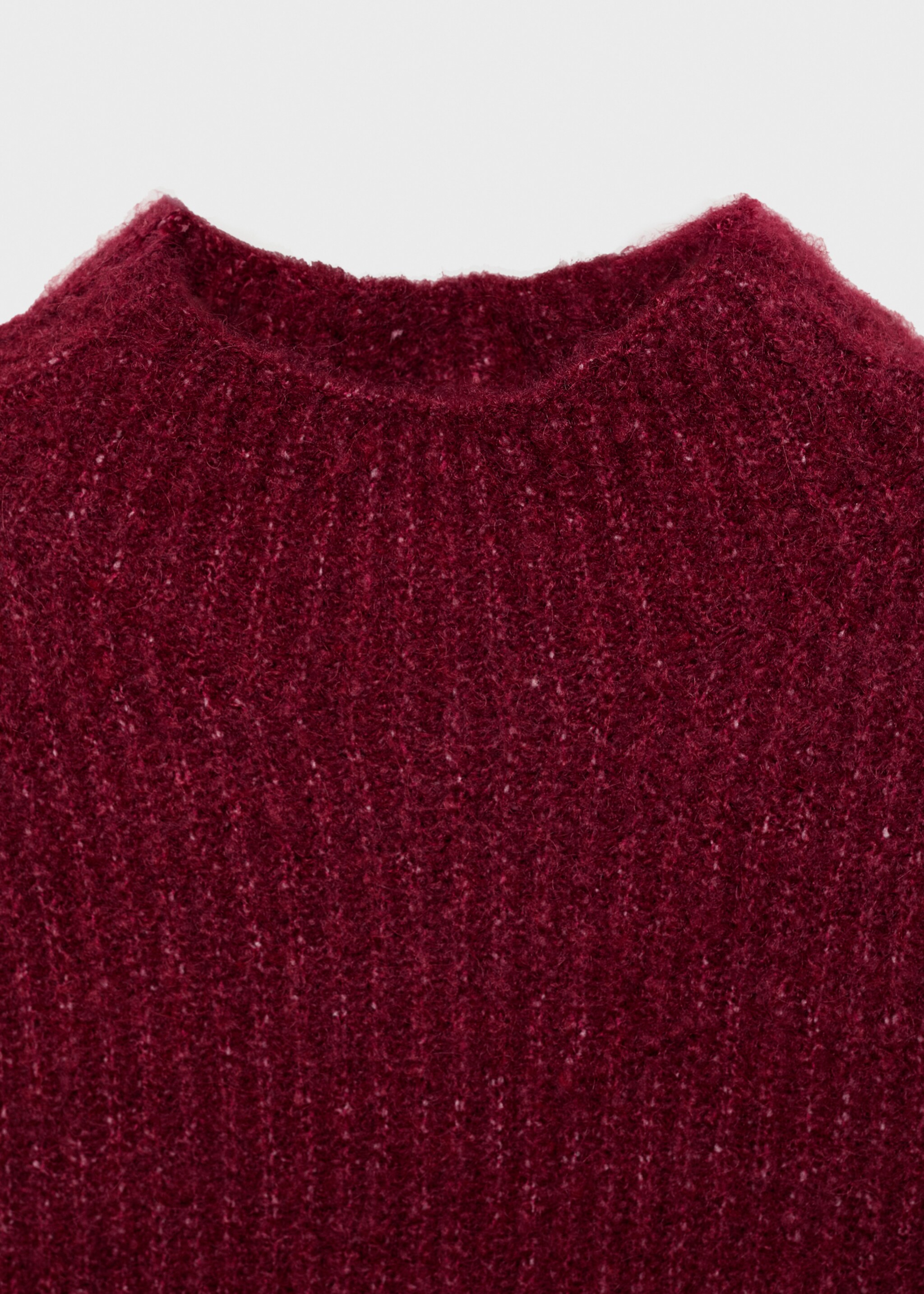 Perkins-neck knitted waistcoat - Details of the article 8, Wine. Ref: 77068277-00.