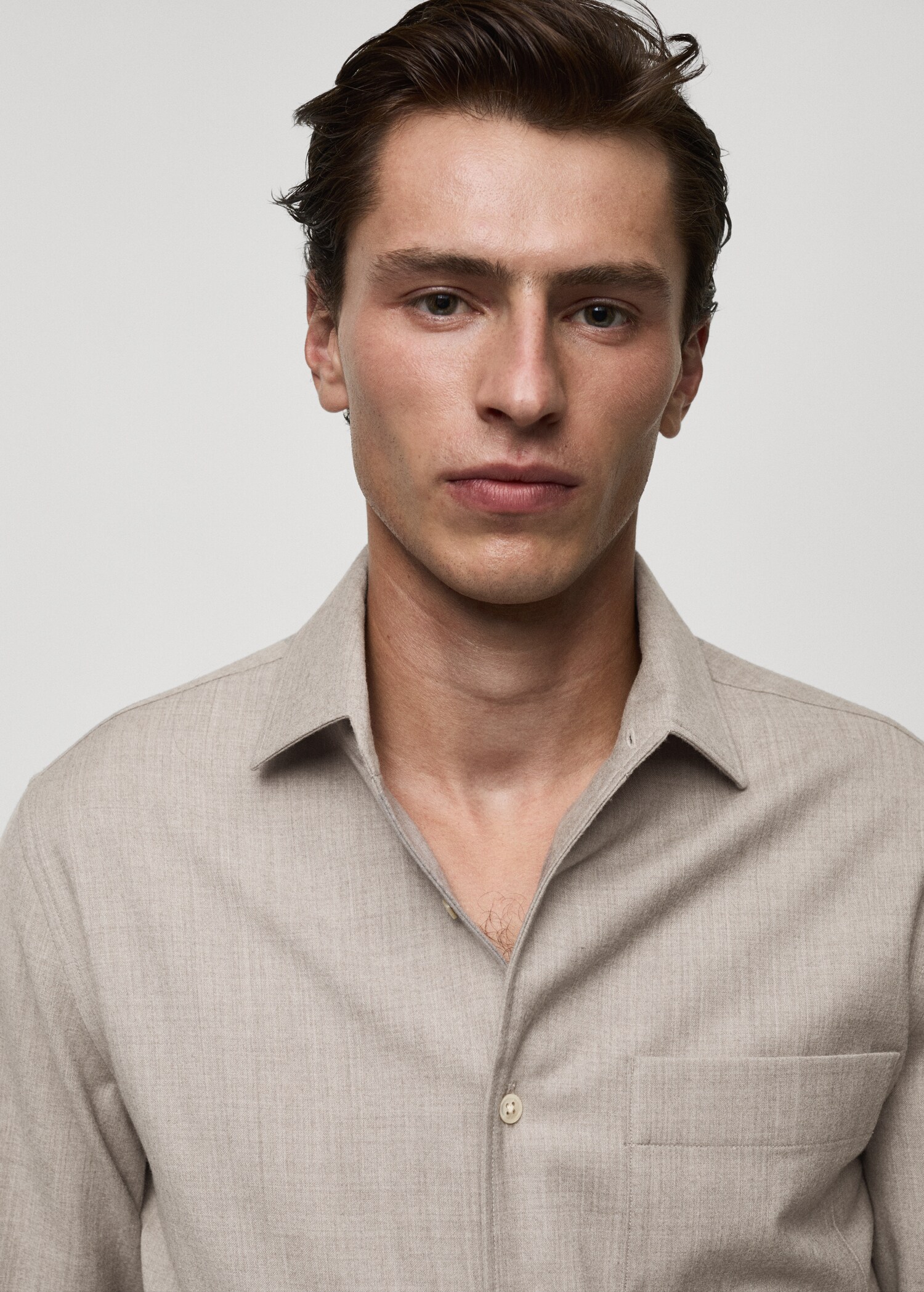 100% wool shirt with pocket - Details of the article 1