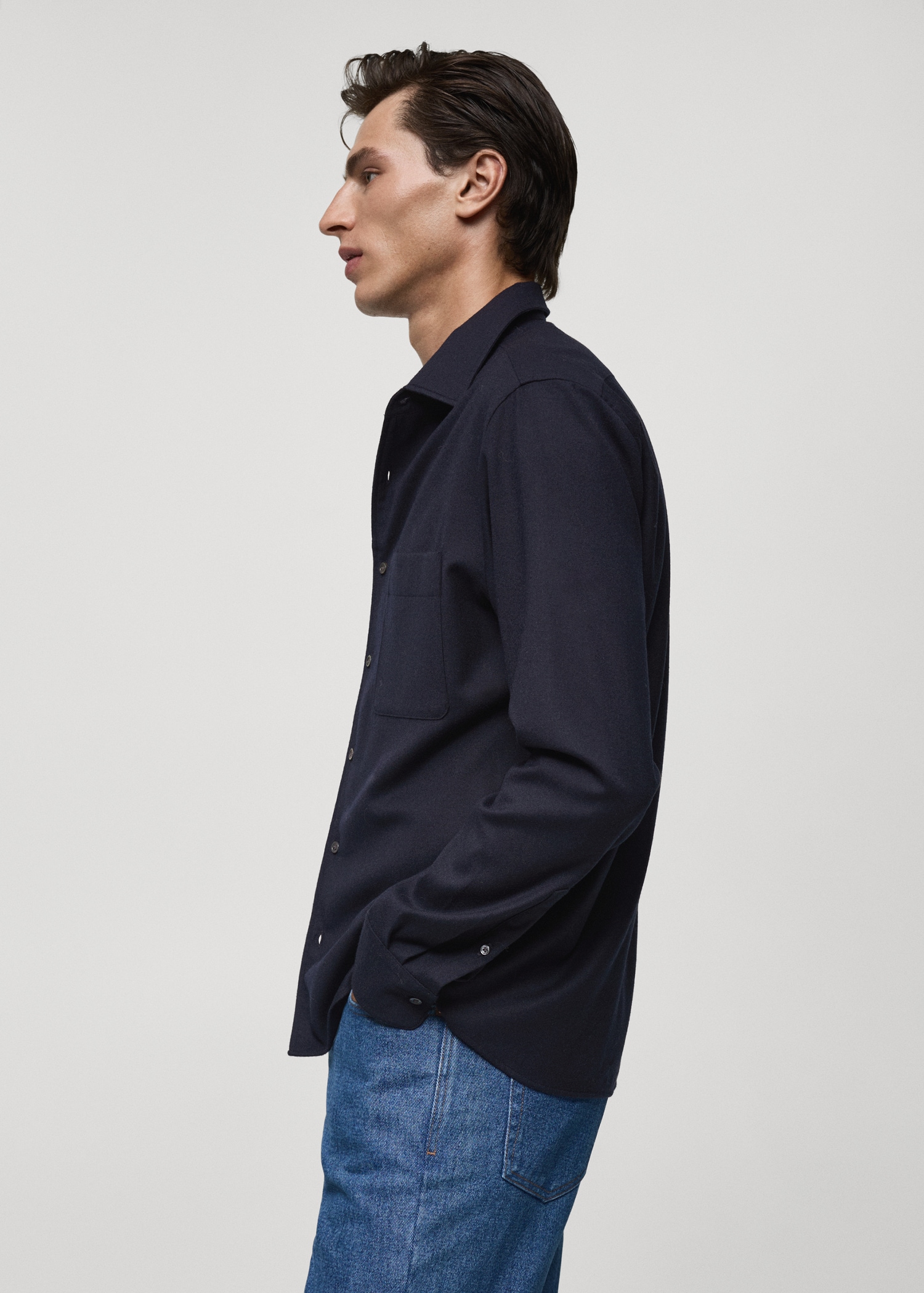 100% wool shirt with pocket - Details of the article 2