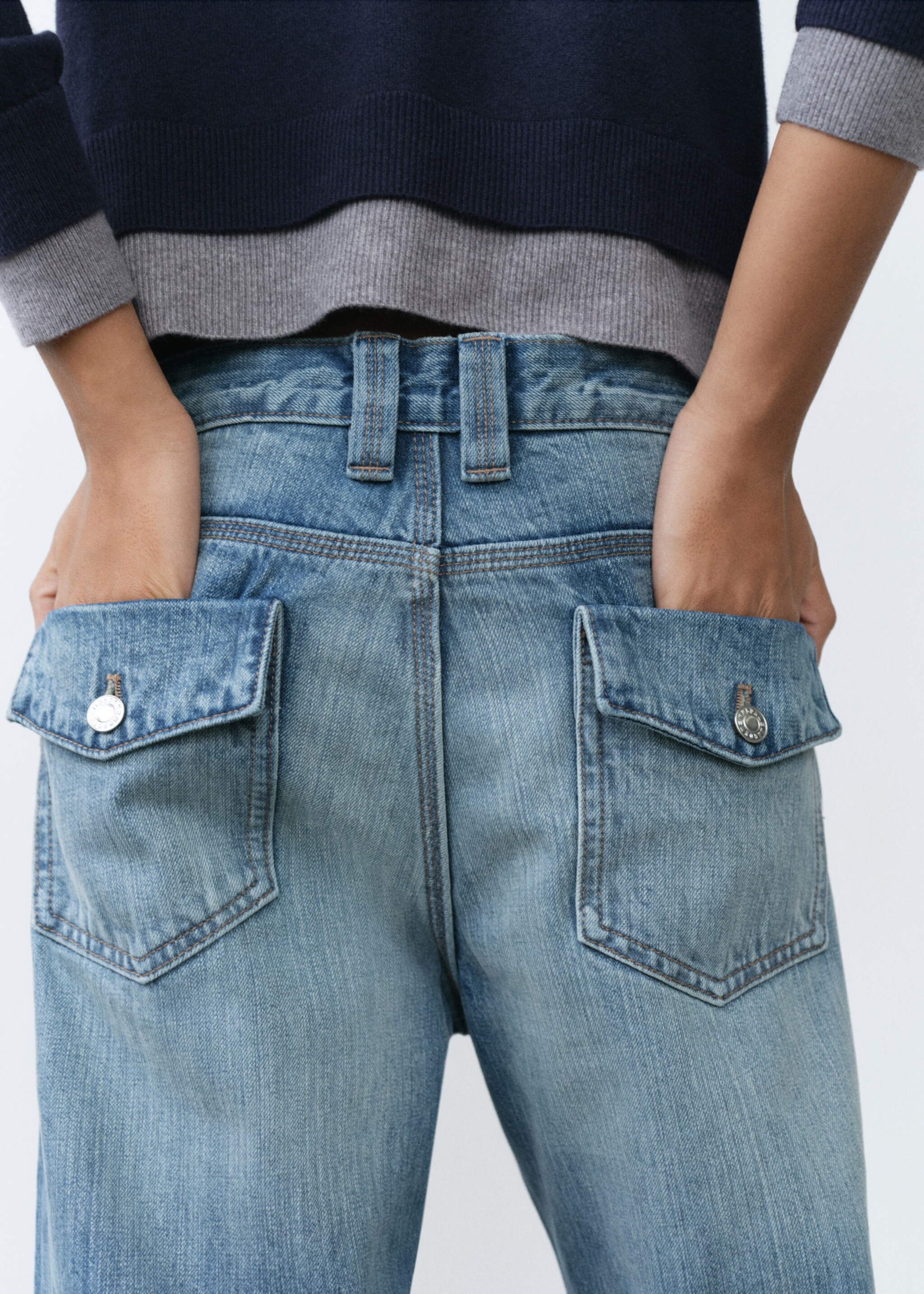 Wideleg jeans met sierstiksels - Detail van het artikel 6, Blauw. Ref: 77068635-00.