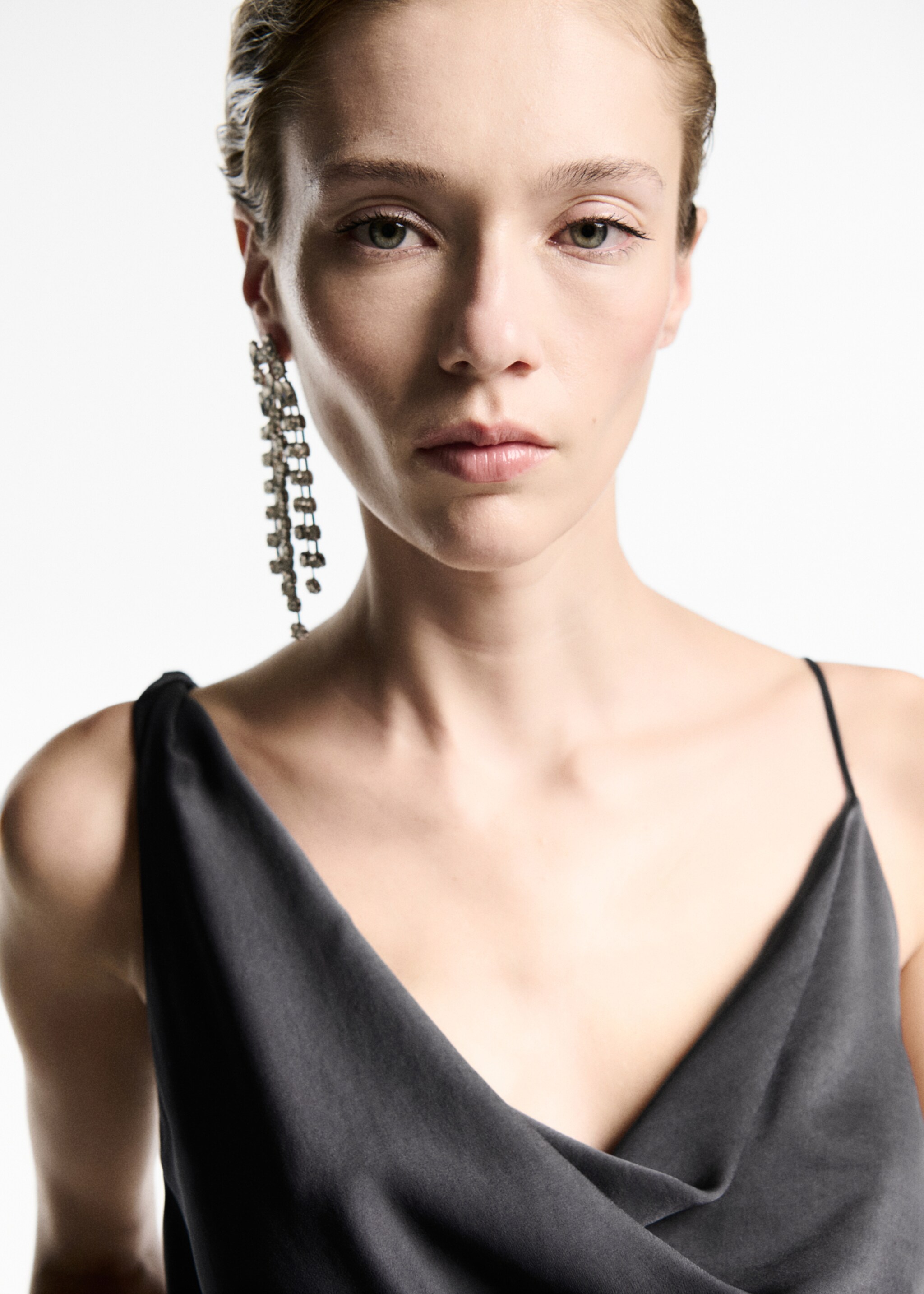 Asymmetrical top with draped neckline - Details of the article 1, Grey. Ref: 77069056-00.