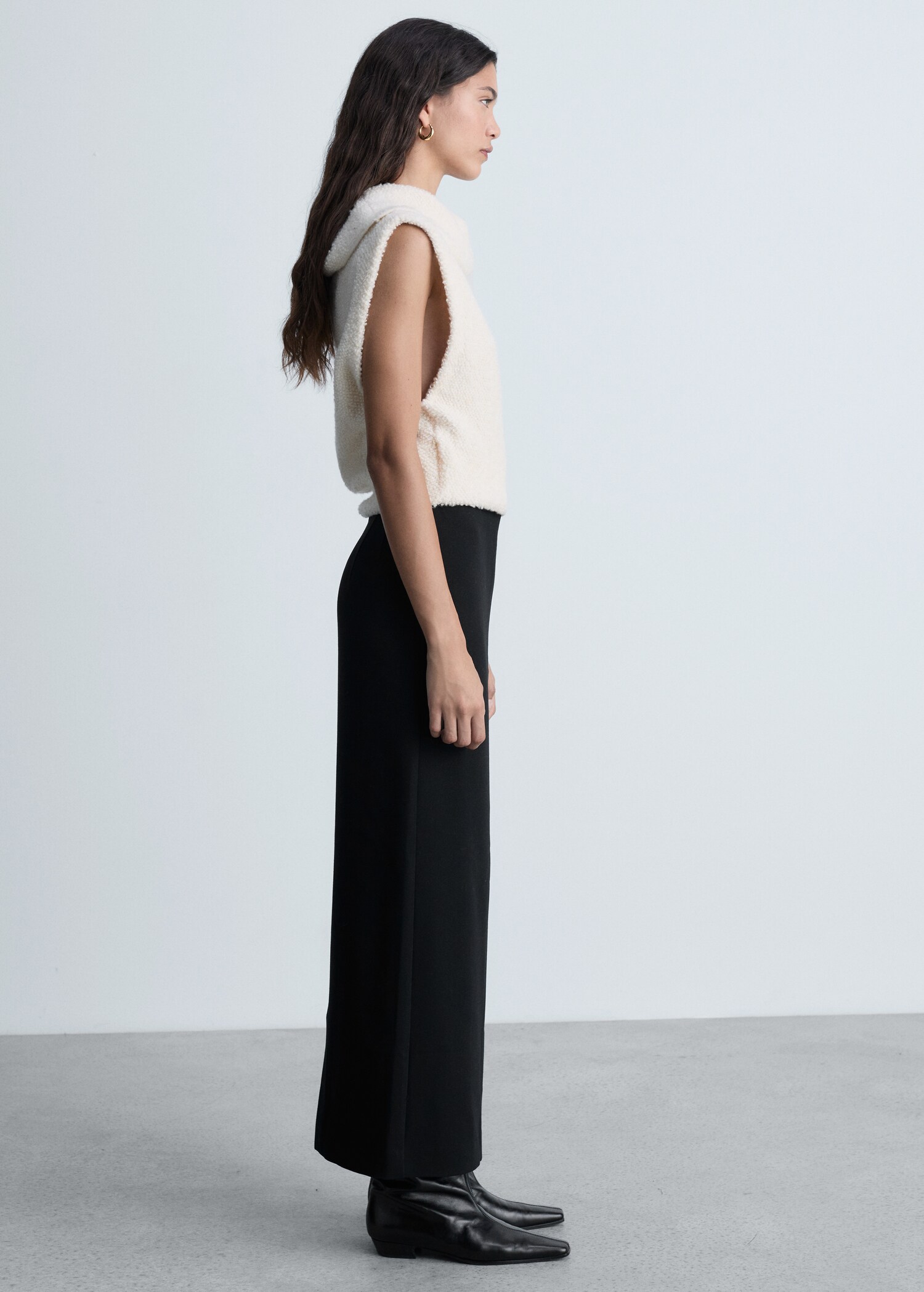 Straight skirt with slit - Details of the article 2