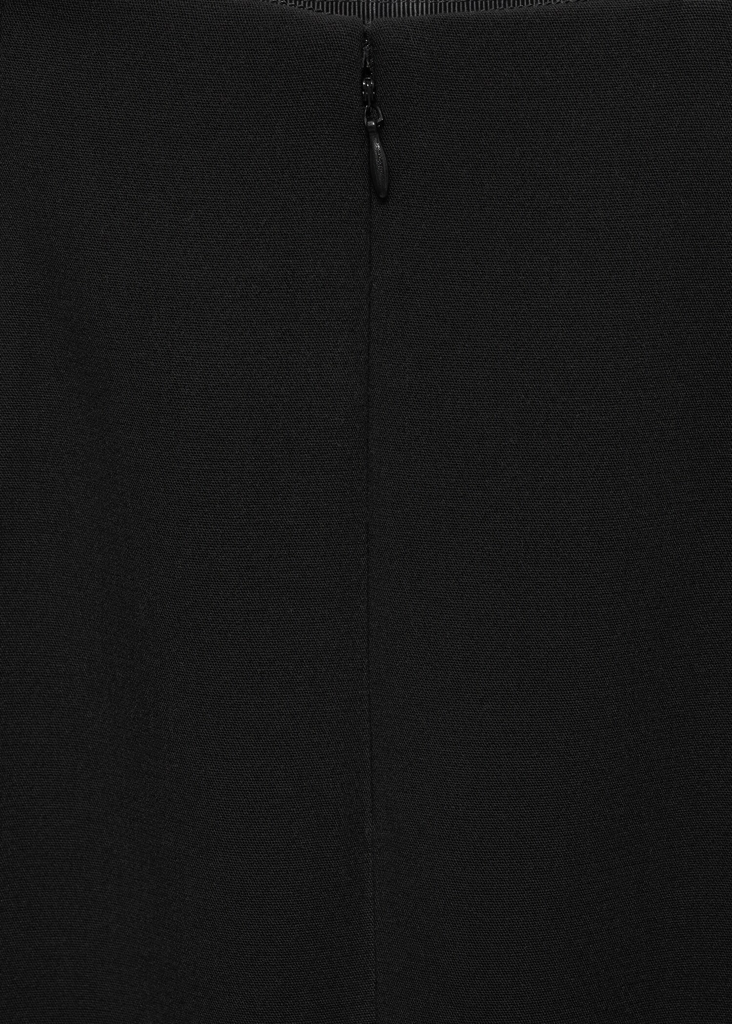 Straight skirt with slit - Details of the article 8