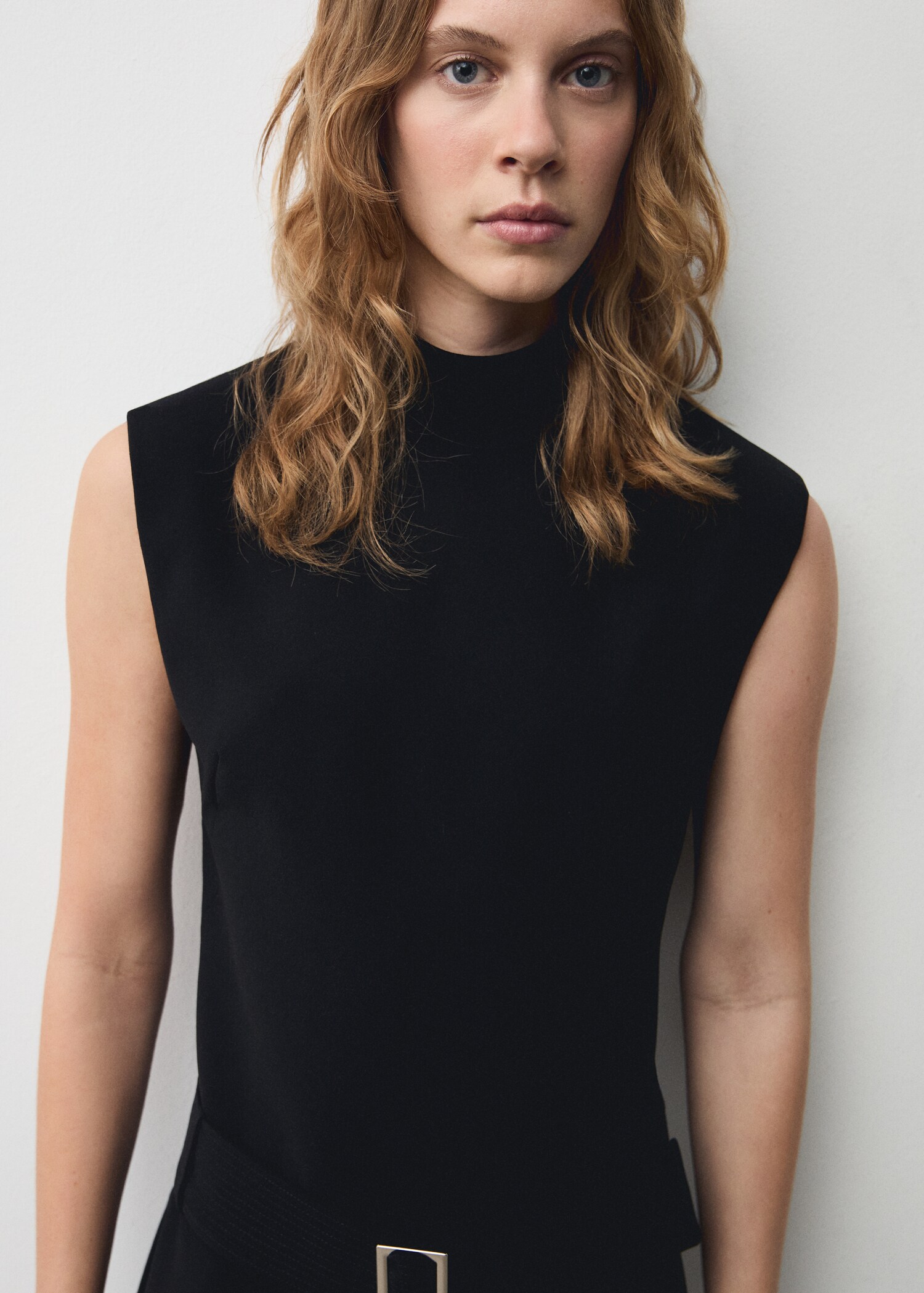 Short belted dress - Details of the article 1