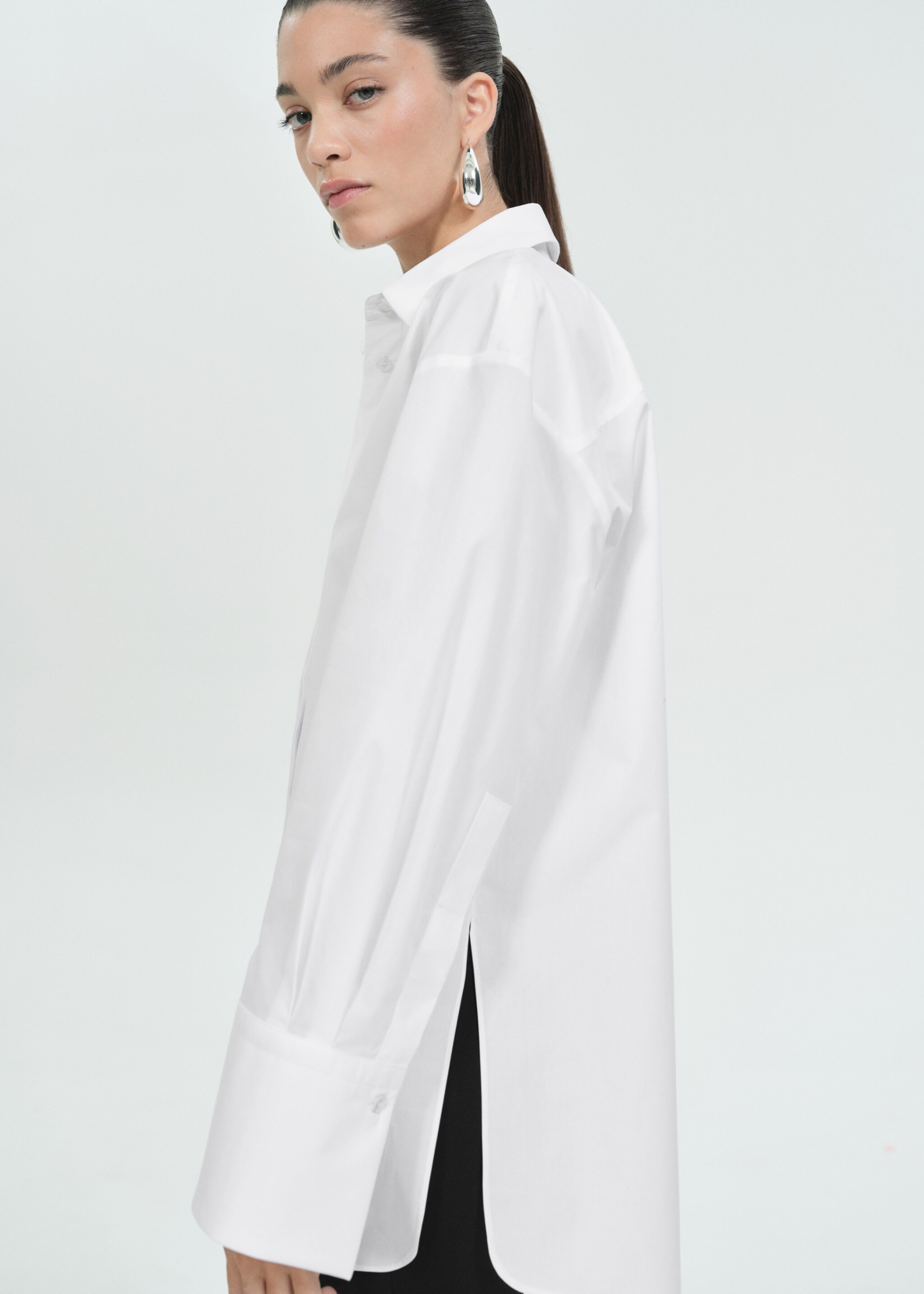 Oversized lace blouse - Details of the article 2, Off White. Ref: 77069075-00.