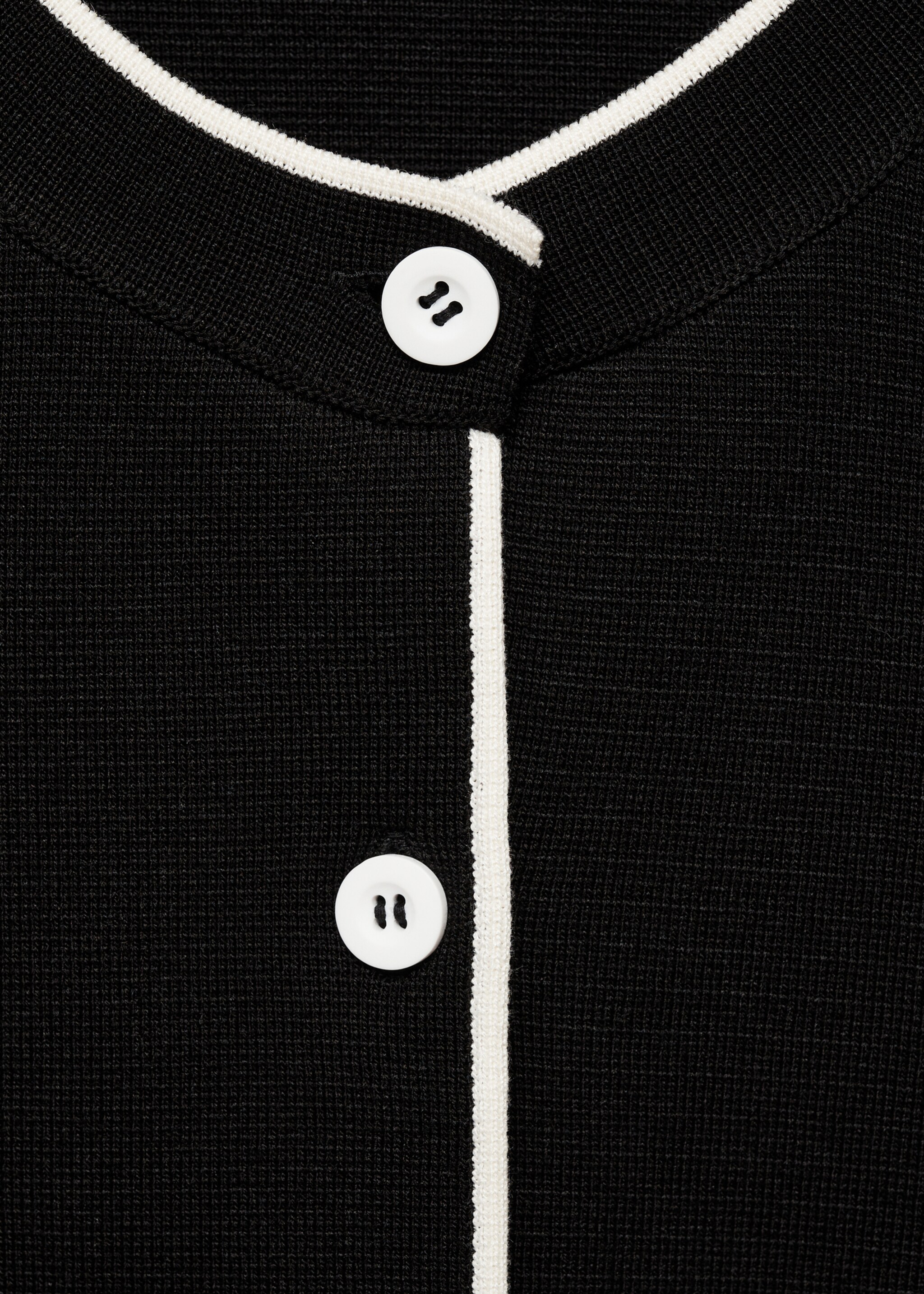 Cardigan mit Kontrastabschlüssen - Detail des Artikels 8, Schwarz. Ref: 77069076-00.
