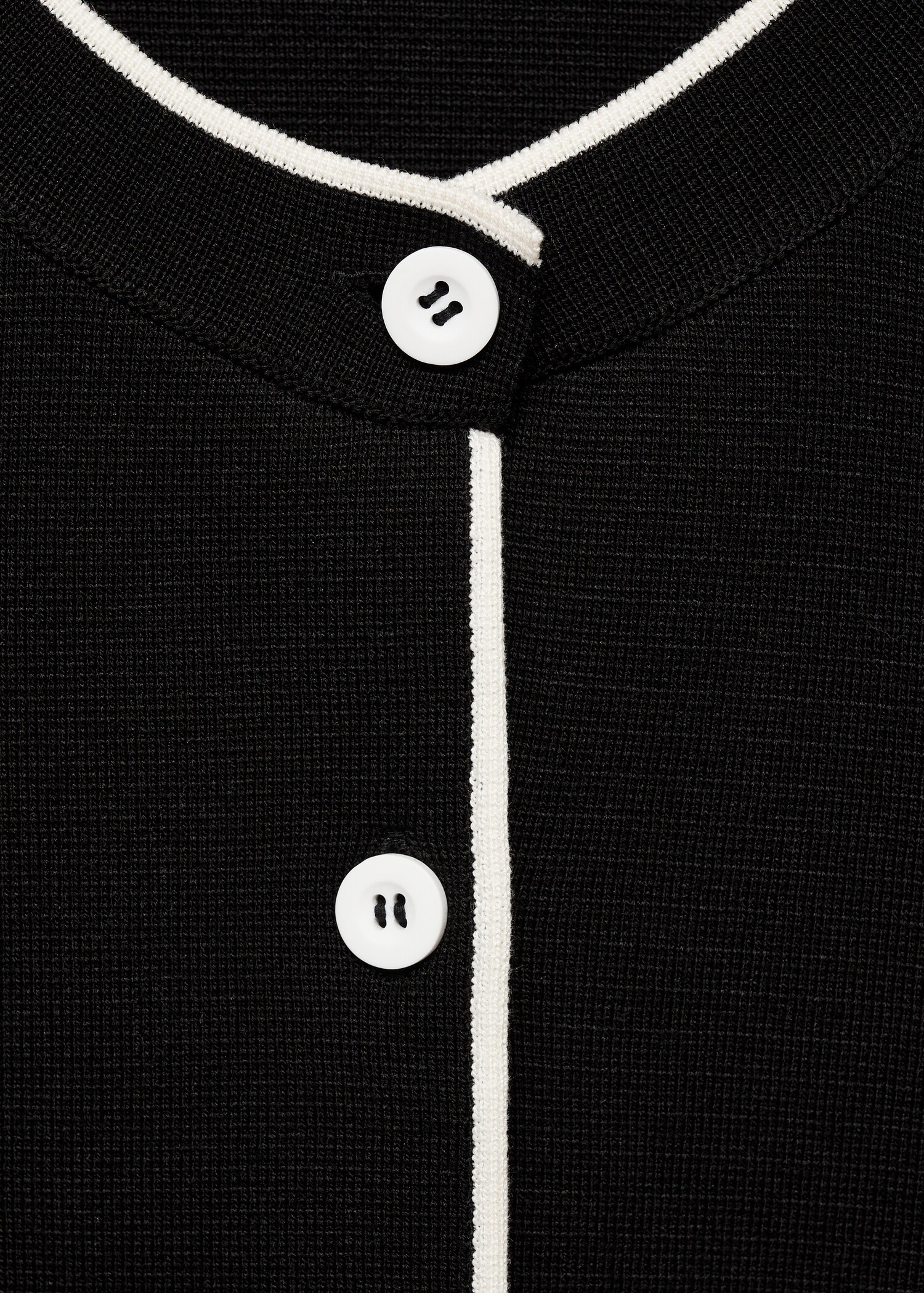 Cardigan mit Kontrastabschlüssen - Detail des Artikels 8