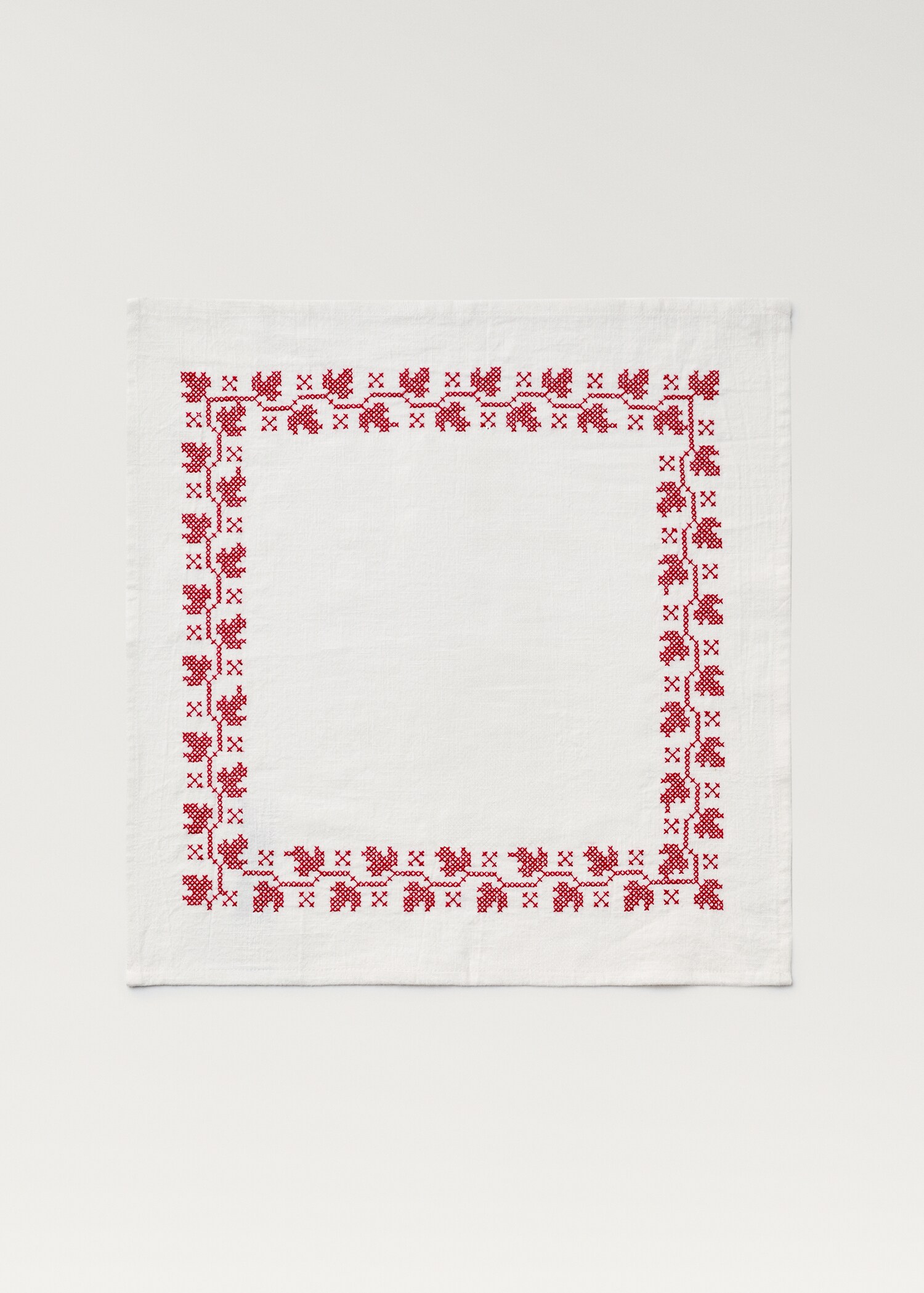 Embroidered detail napkin - Details of the article 1