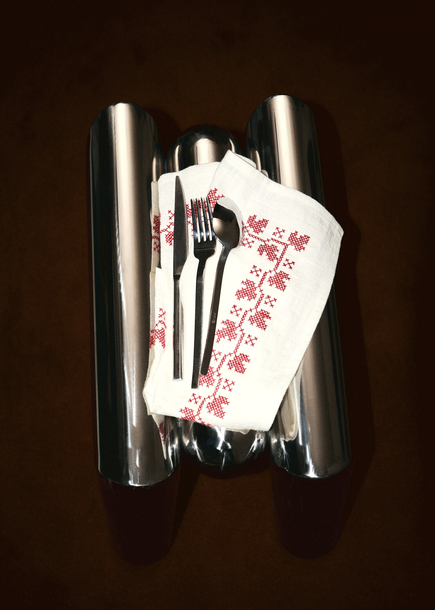 Embroidered detail napkin - Details of the article 6