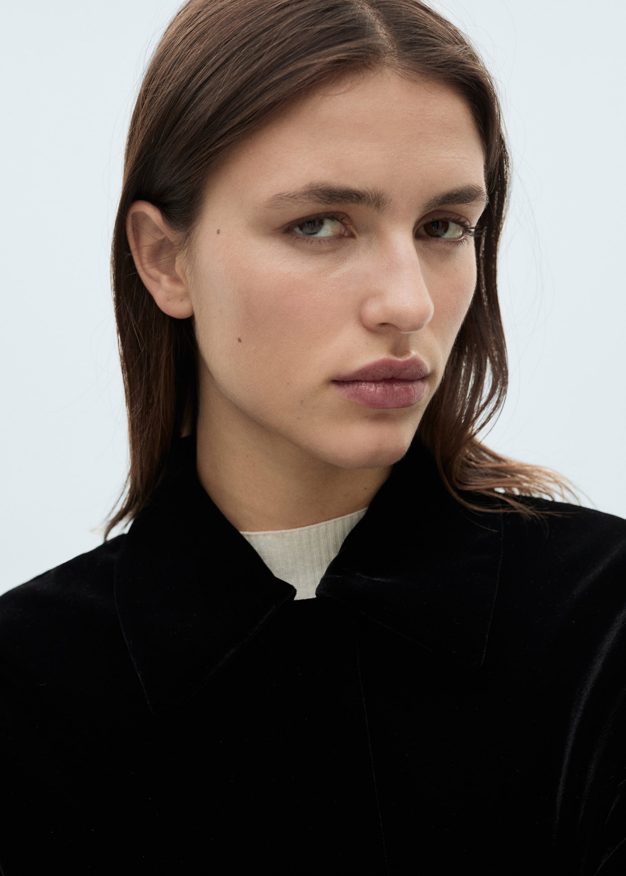 Velvet Bomber Jacket - Details of the article 1, Black. Ref: 77069237-00.