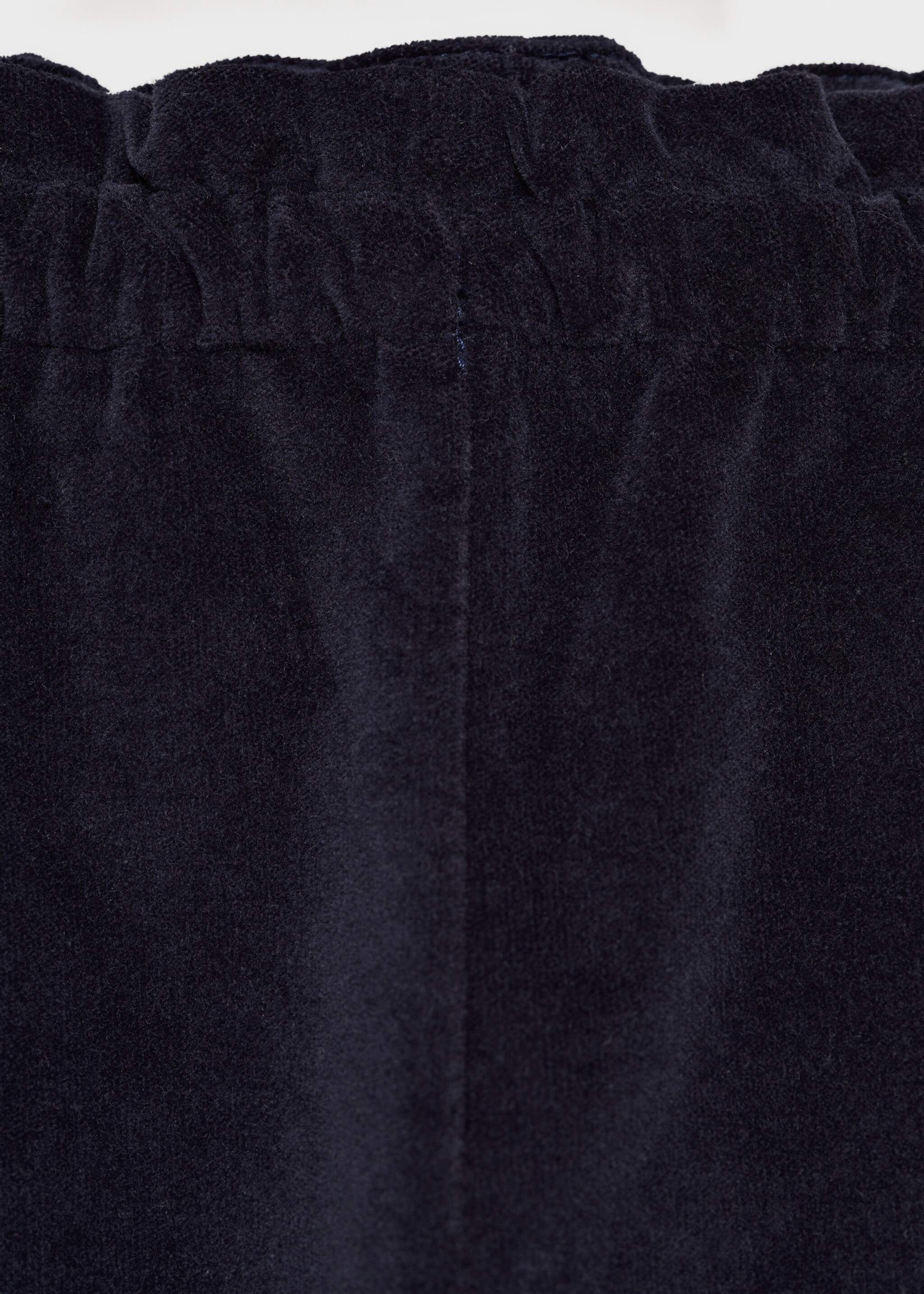 Fluwelen broek - Detail van het artikel 8, Donkermarine. Ref: 77069244-00.