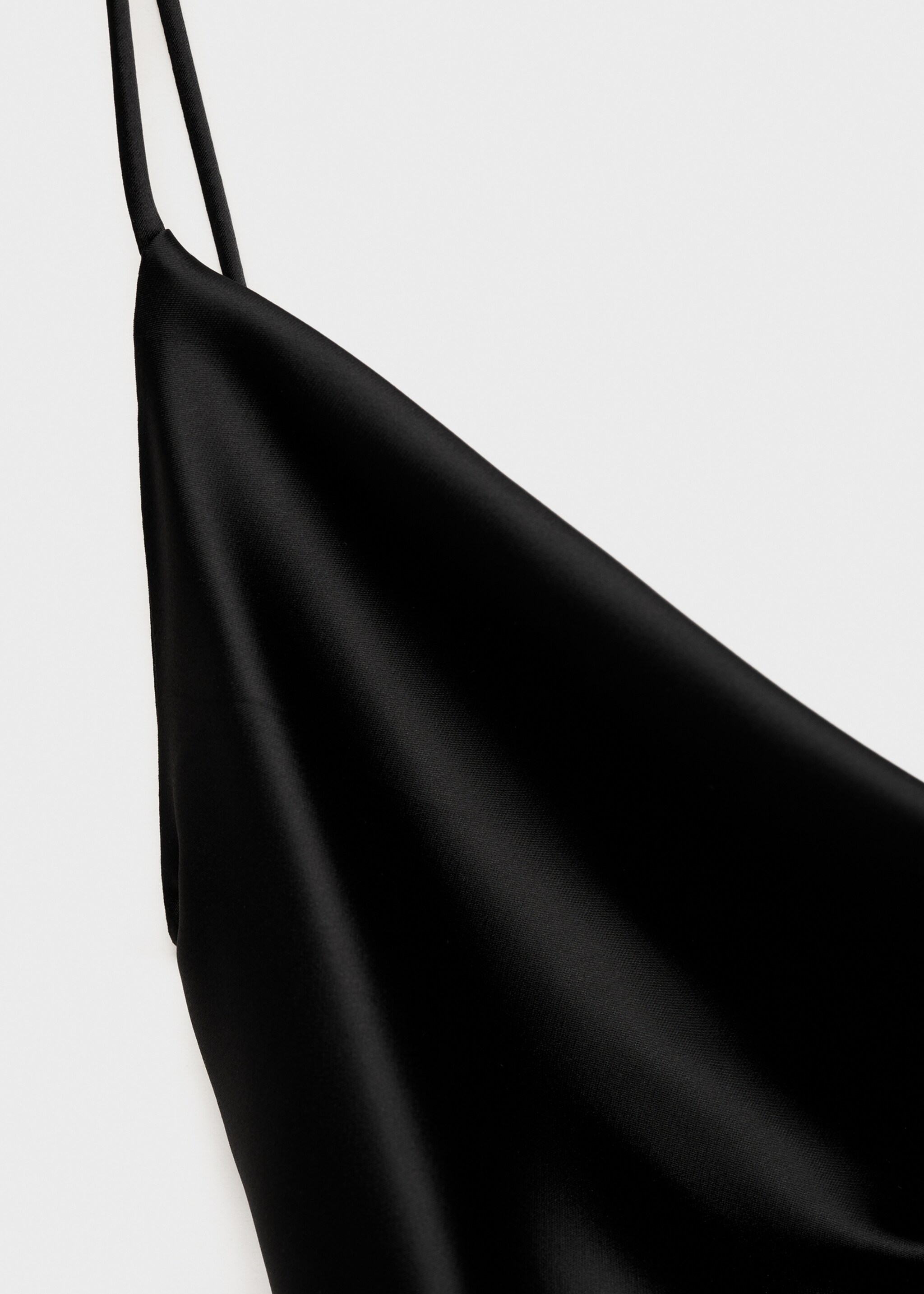 Kurzes Kleid mit gekreuztem Rücken - Detail des Artikels 0, Schwarz. Ref: 77069407-00.