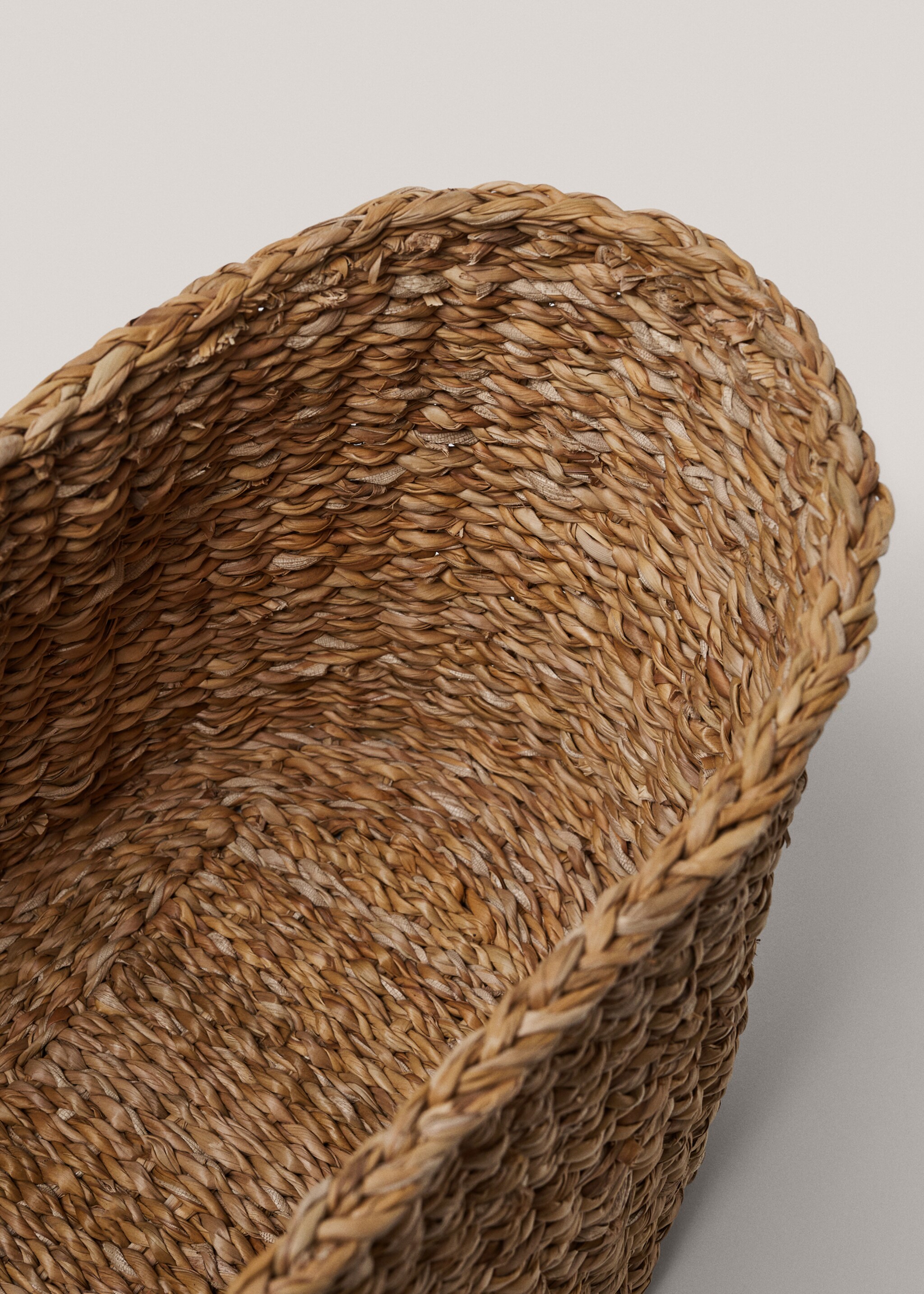 Medium natural fibre oval basket - Details of the article 3, Beige. Ref: 77070333-00.