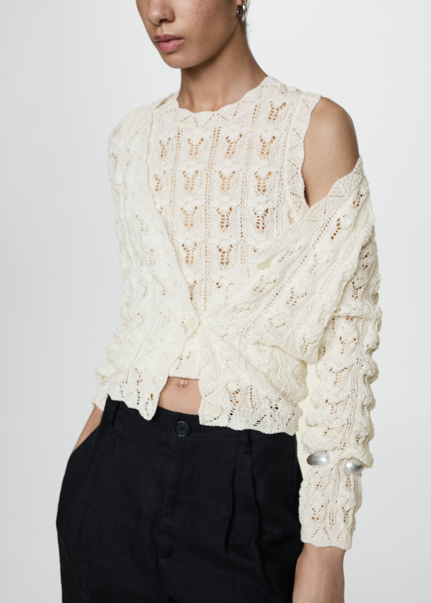 Cárdigan punto crochet - Plano medio