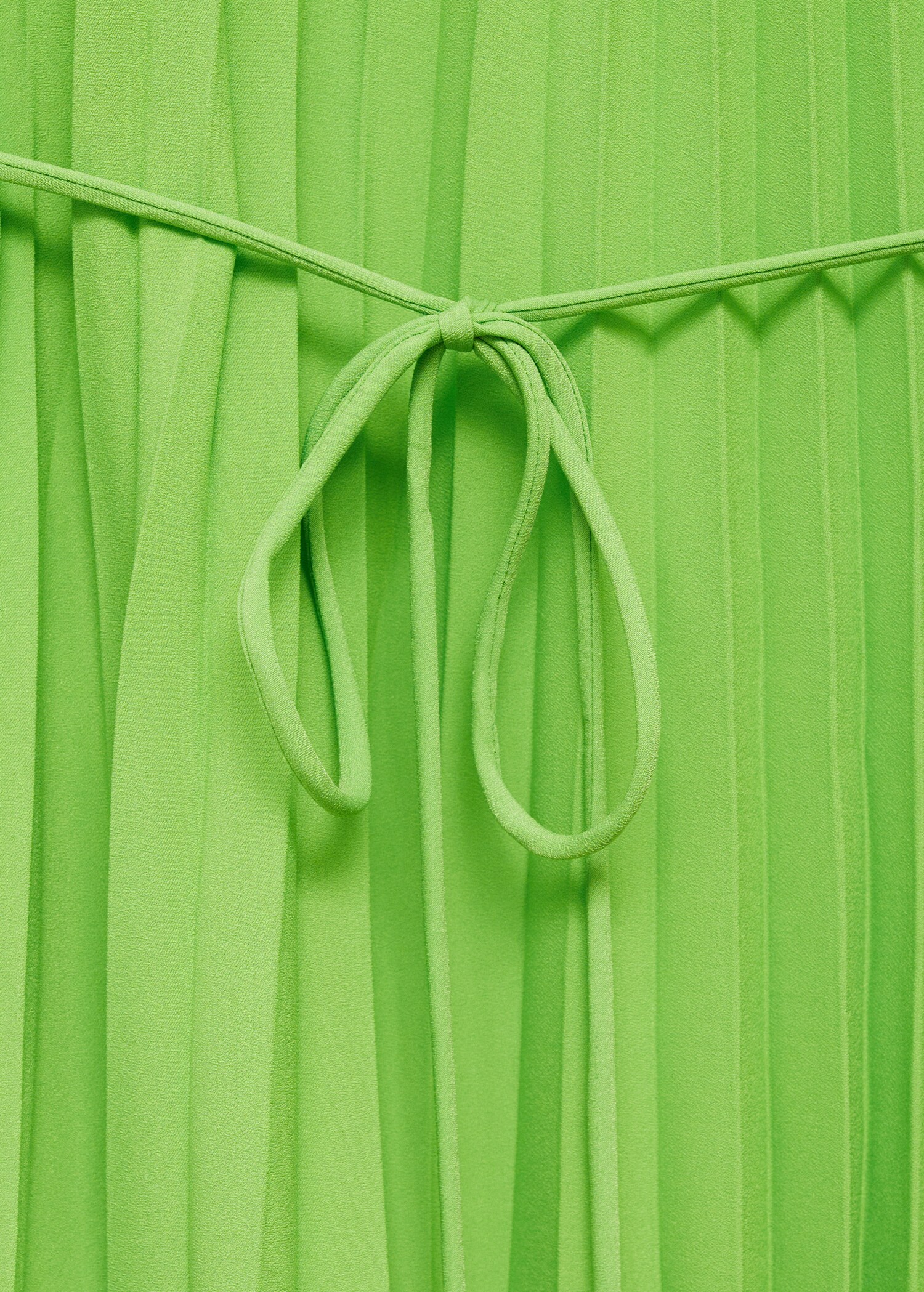 Plissiertes Kleid mit Schleife - Detail des Artikels 8