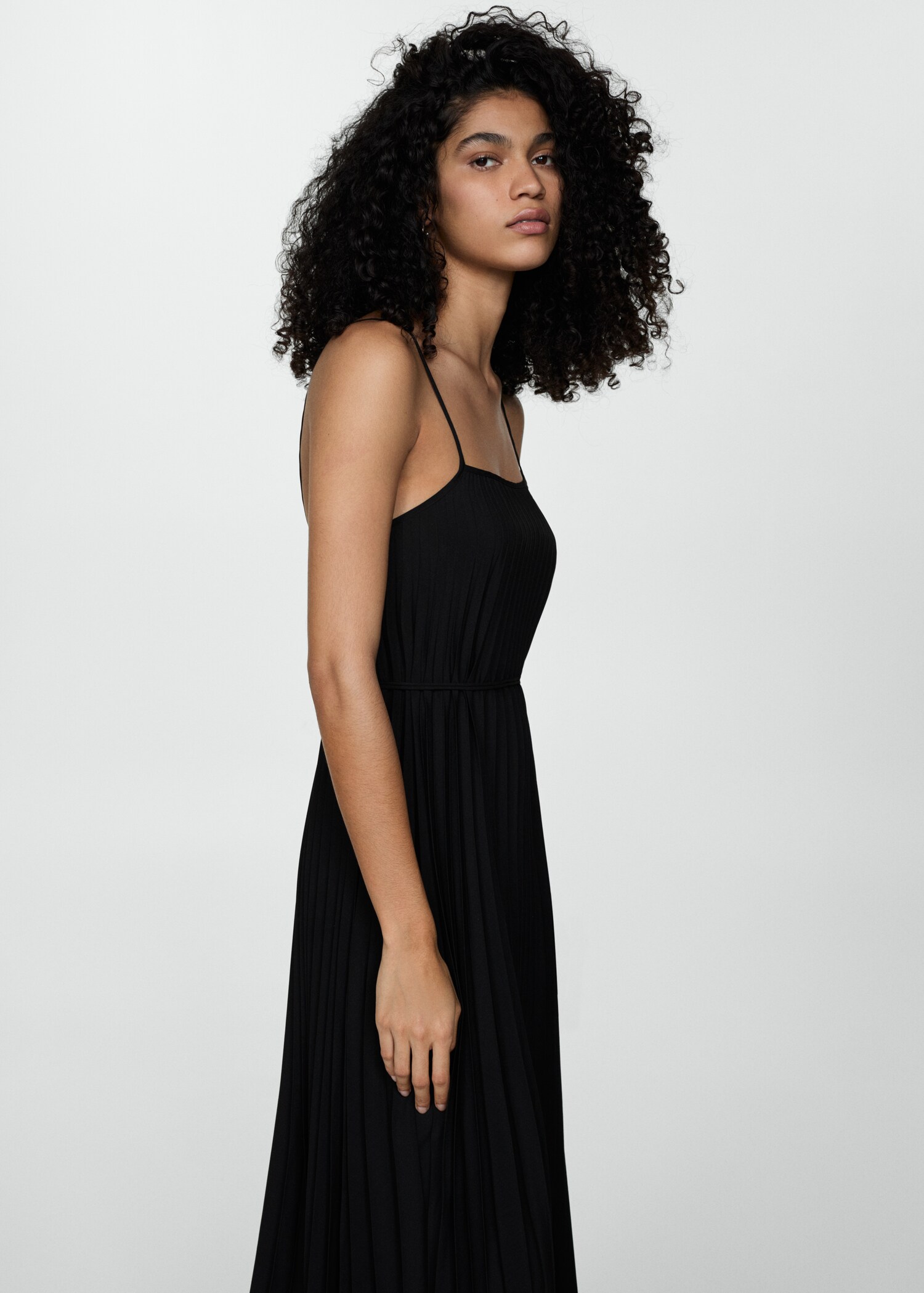 Plissiertes Kleid mit Schleife - Mittlere Ansicht