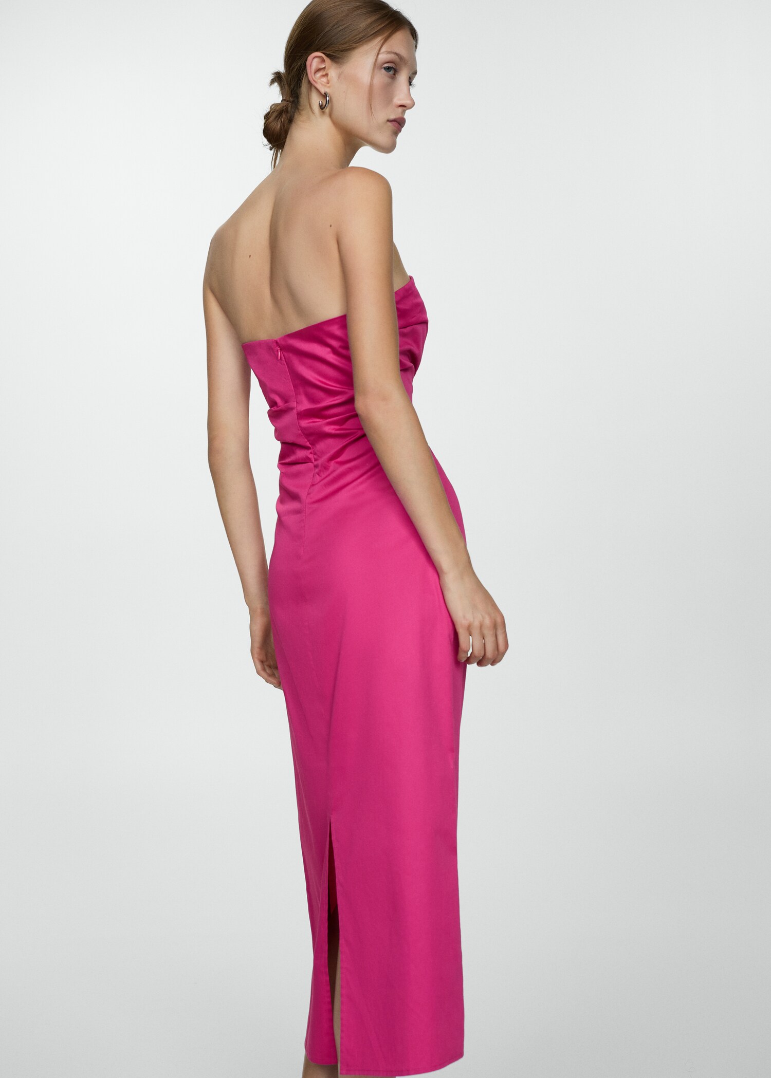 Schulterfreies Kleid mit Drapierung - Rückseite des Artikels