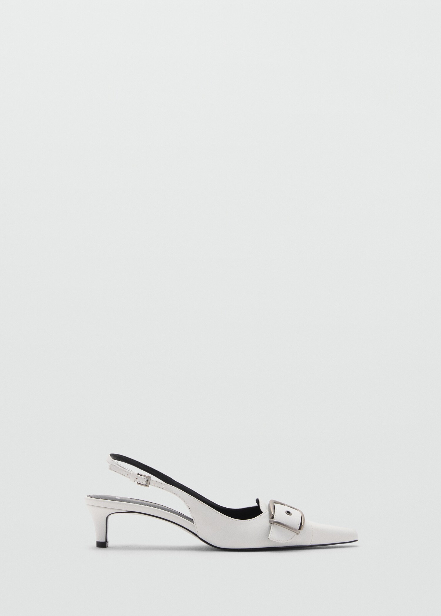 Heeled shoes with buckle fastening - Article without model