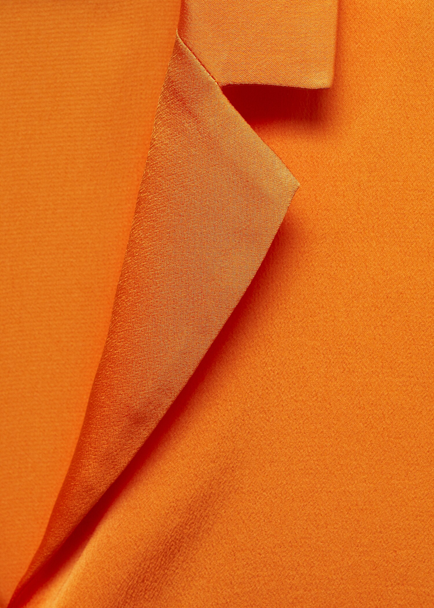 Fließende Satinbluse - Detail des Artikels 8