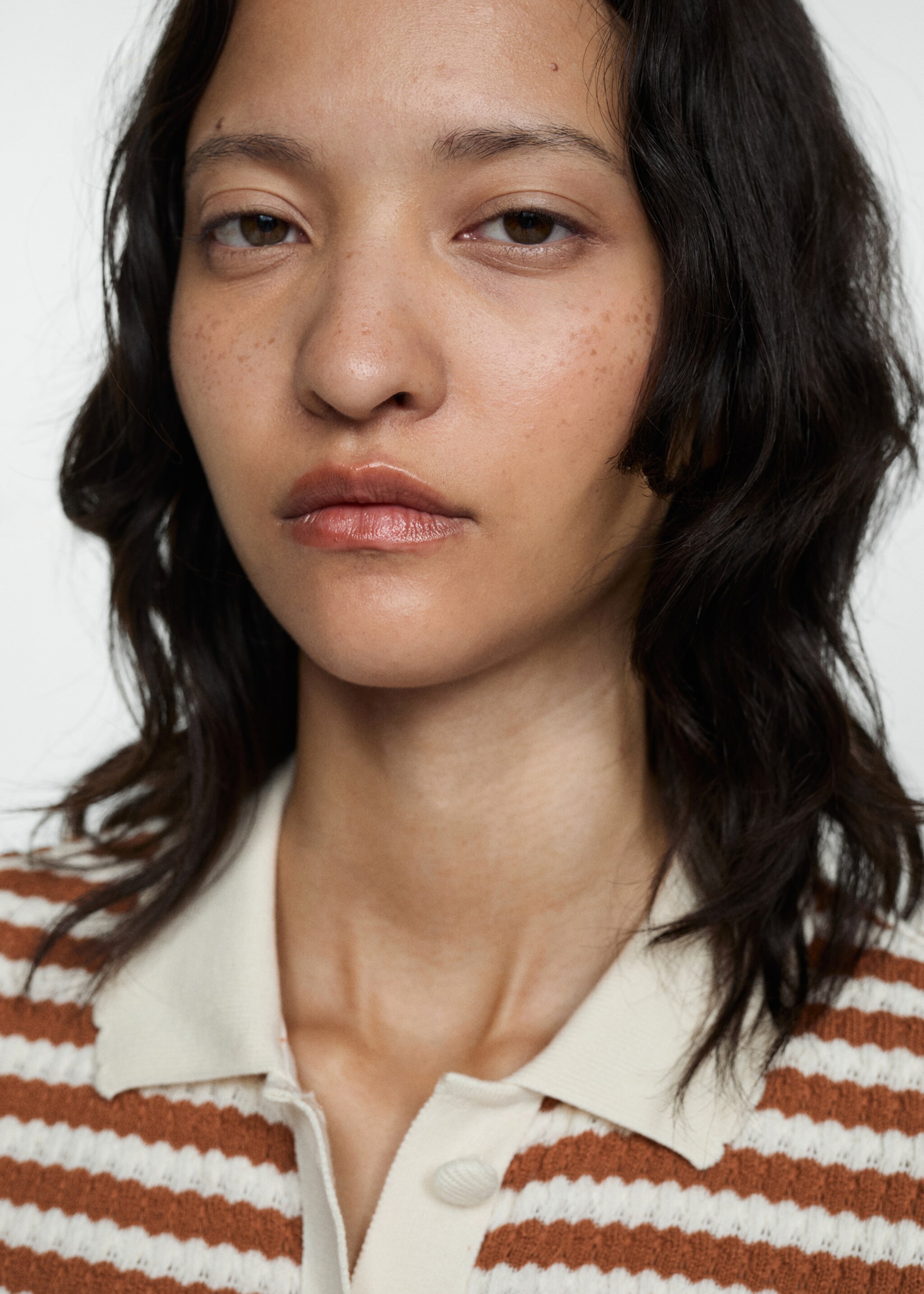 Combined knitted t-shirt - Details of the article 1, Caramel. Ref: 77070366-00.