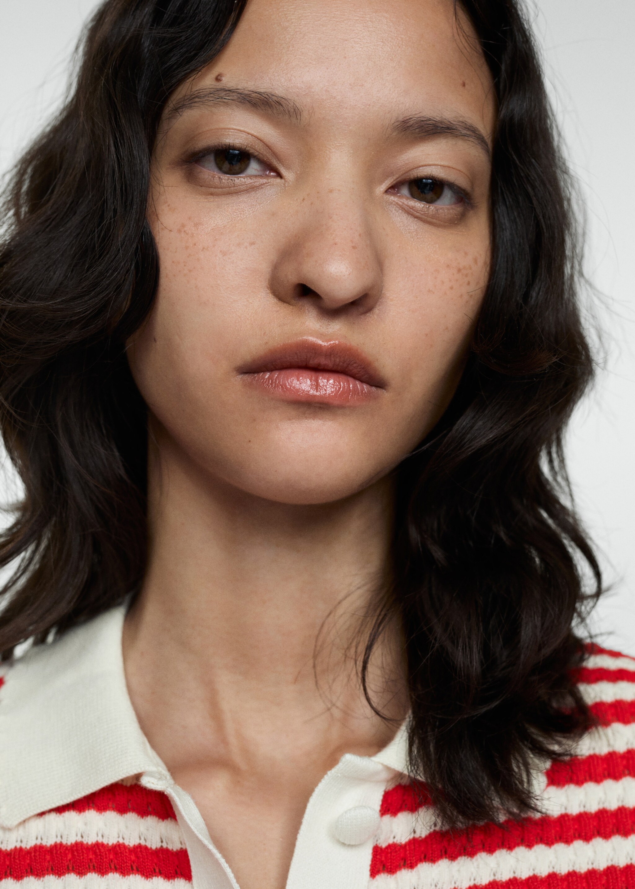 Combined knitted t-shirt - Details of the article 1, Coral Red. Ref: 77070366-00.