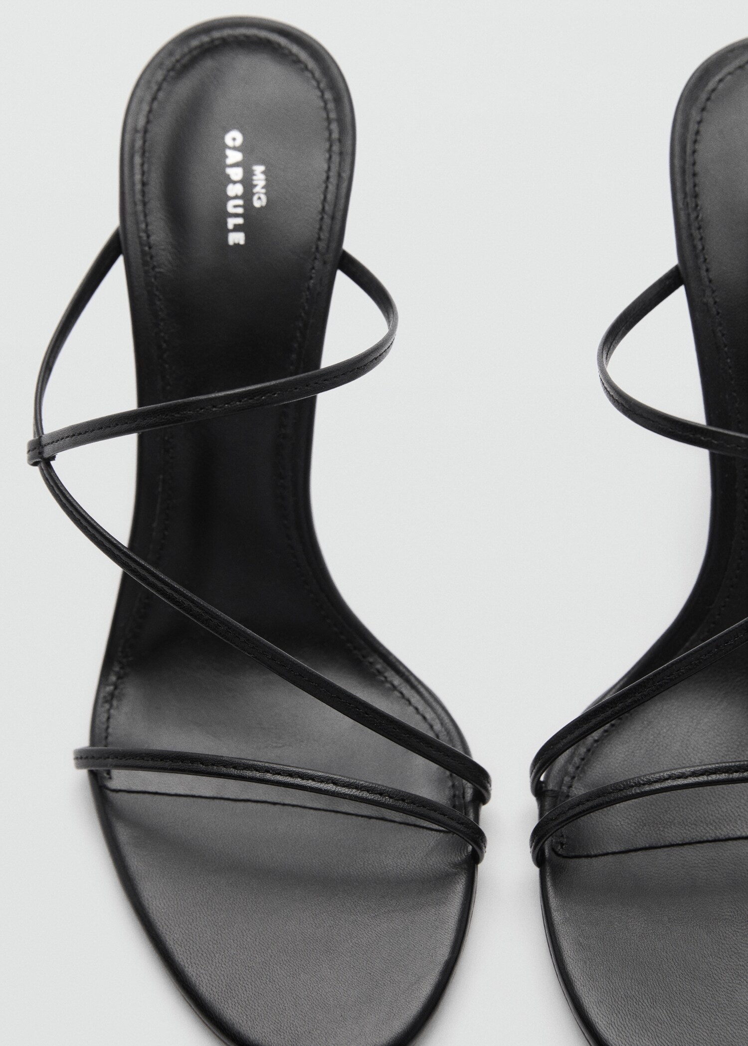 Leren sandalen met hak en bandjes - Detail van het artikel 3