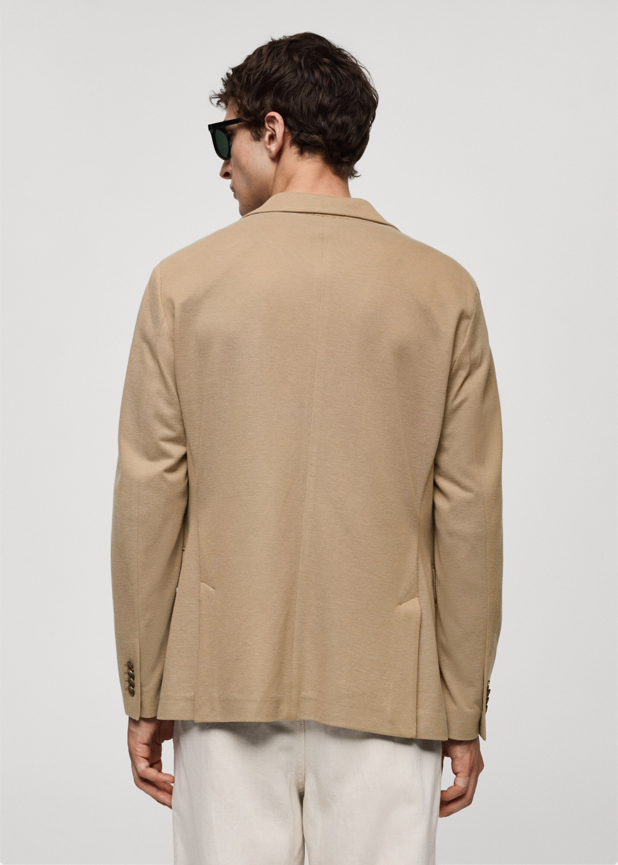 Slim fit mikrostrukturirani sako - Stražnji dio artikla, Srednje smeđa. Ref: 77070570-00.