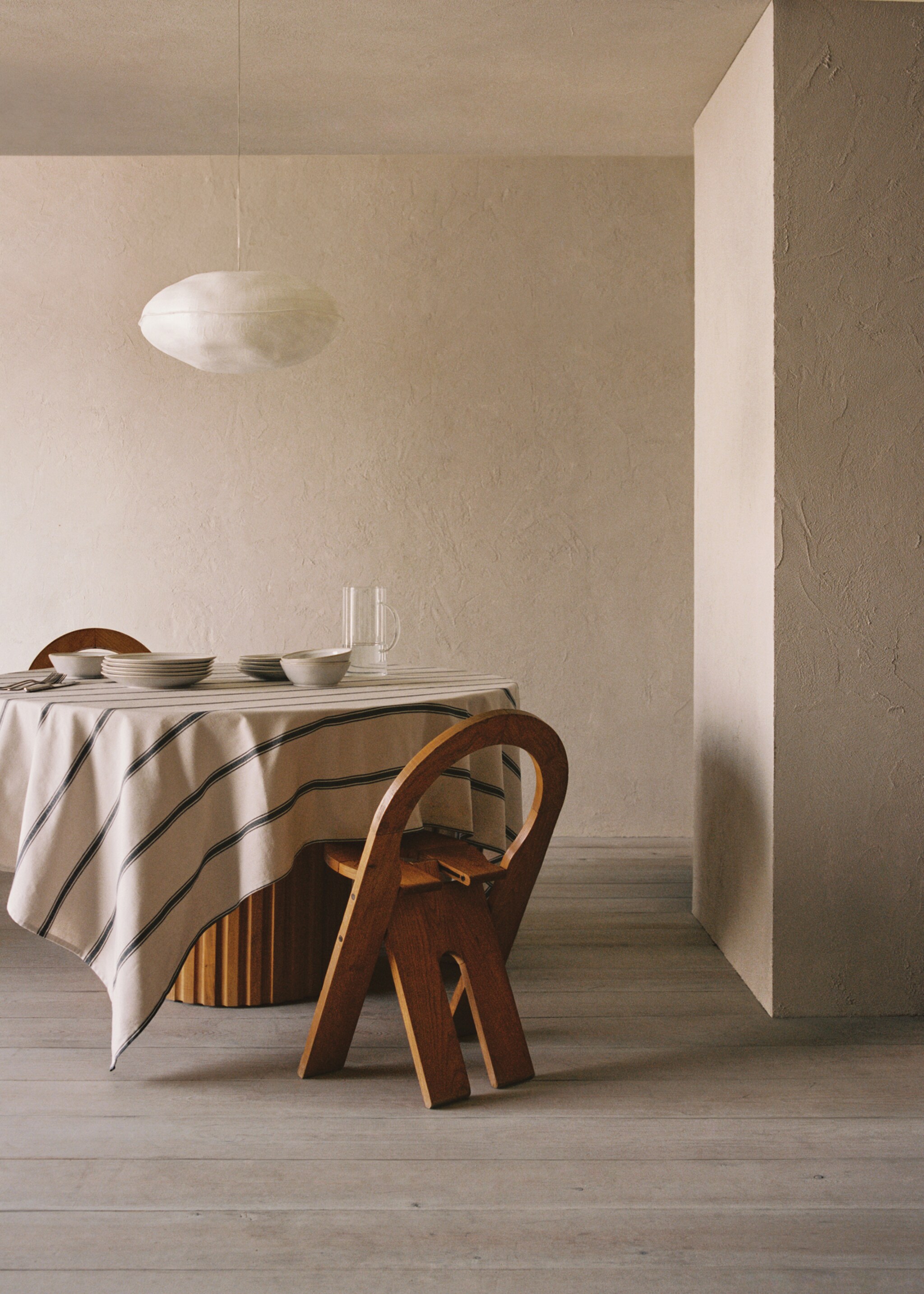 100% cotton striped tablecloth for 6 to 8 diners - Details of the article 6, Sand. Ref: 77070577-00.