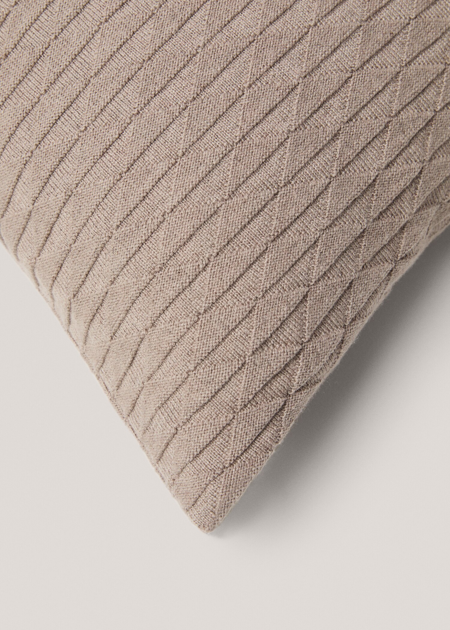 Irregular double-hoop earrings - Details of the article 3