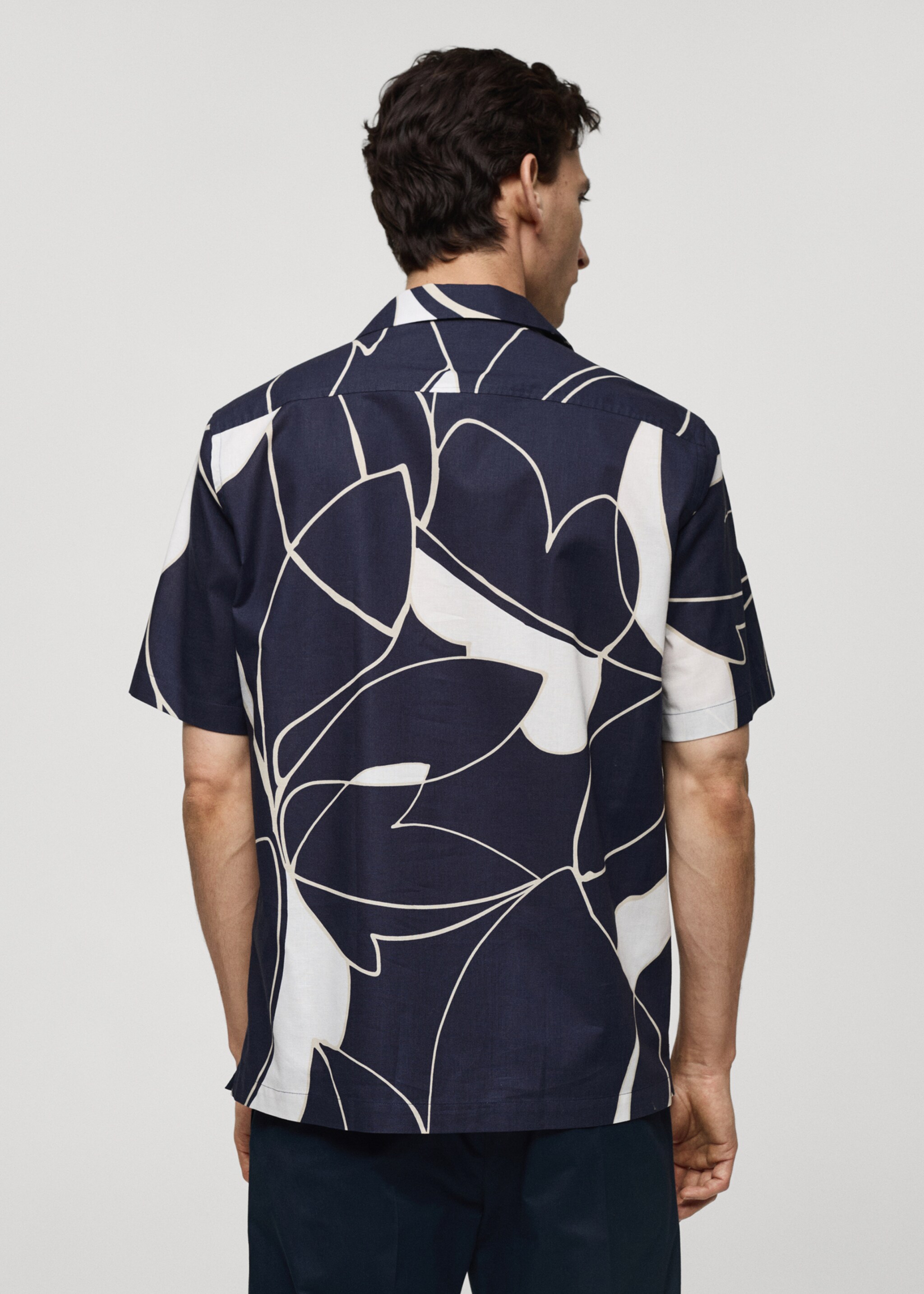 100% cotton printed shirt - Reverse of the article