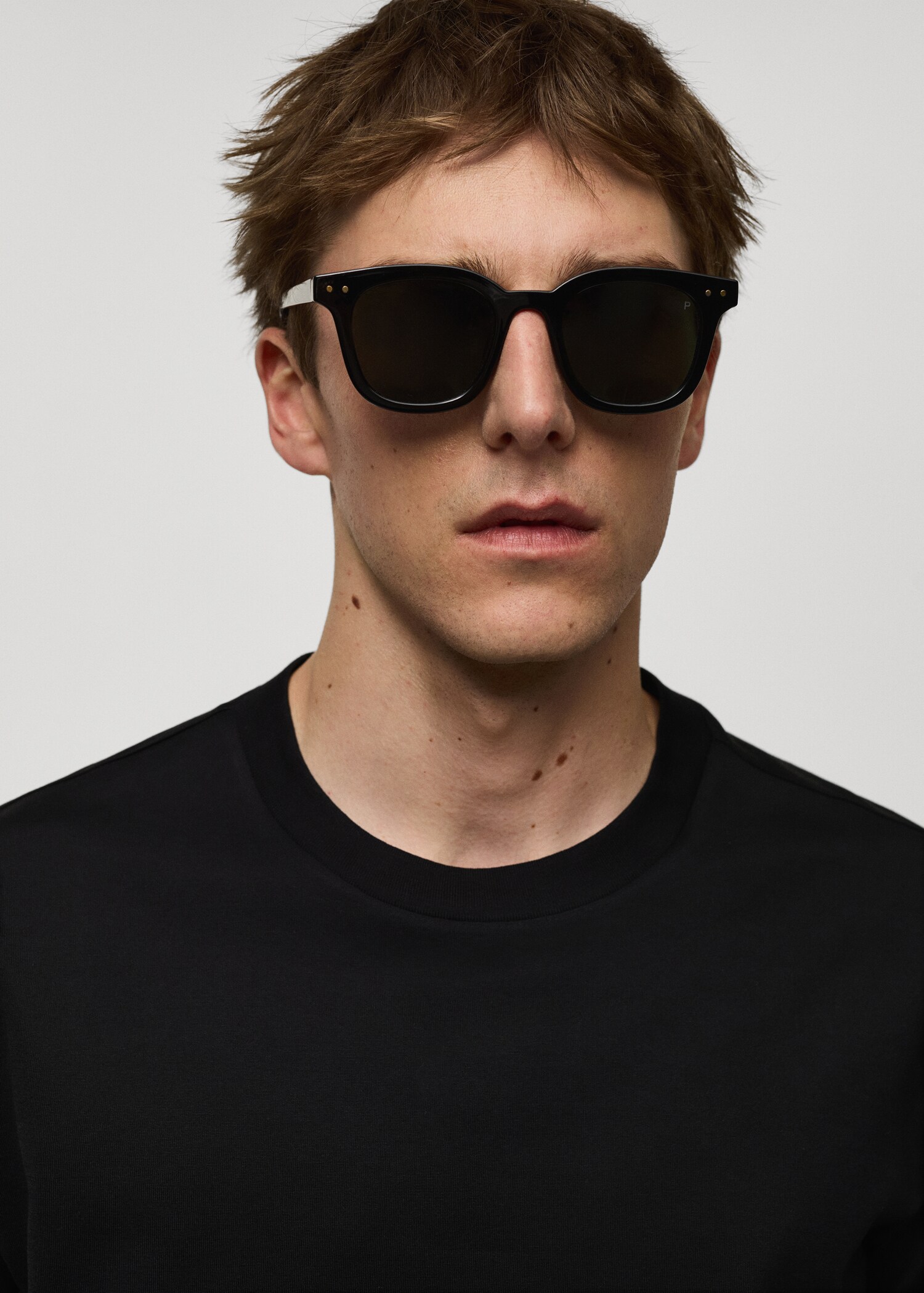 T-shirt slim fit de 100% algodão - Pormenor do artigo 1