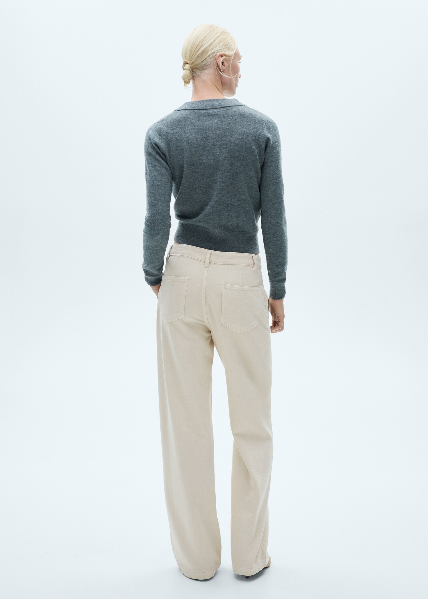 Wideleg-Bundfaltenjeans - Rückseite des Artikels