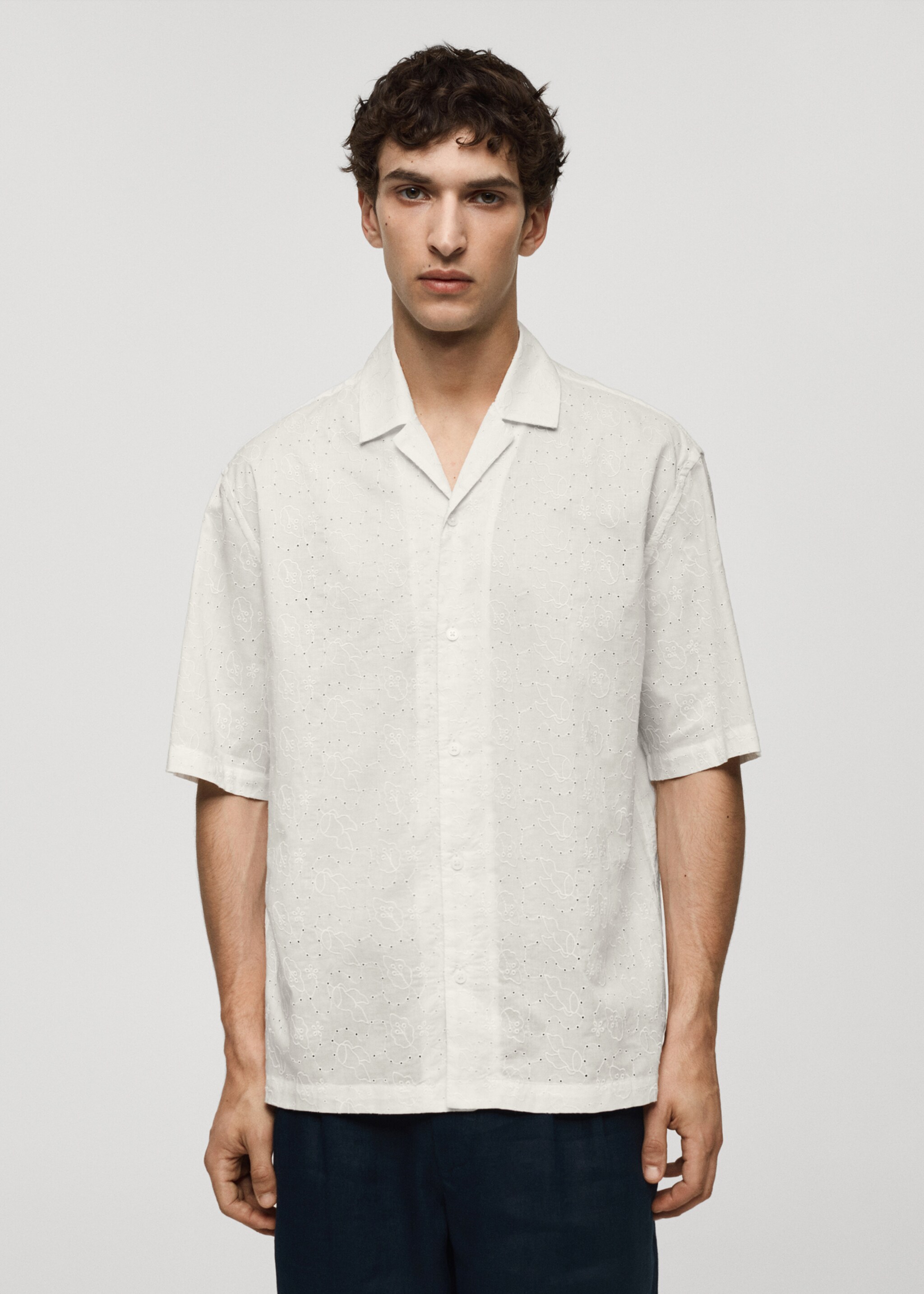 Camicia relaxed-fit 100% cotone ricamata - Piano medio