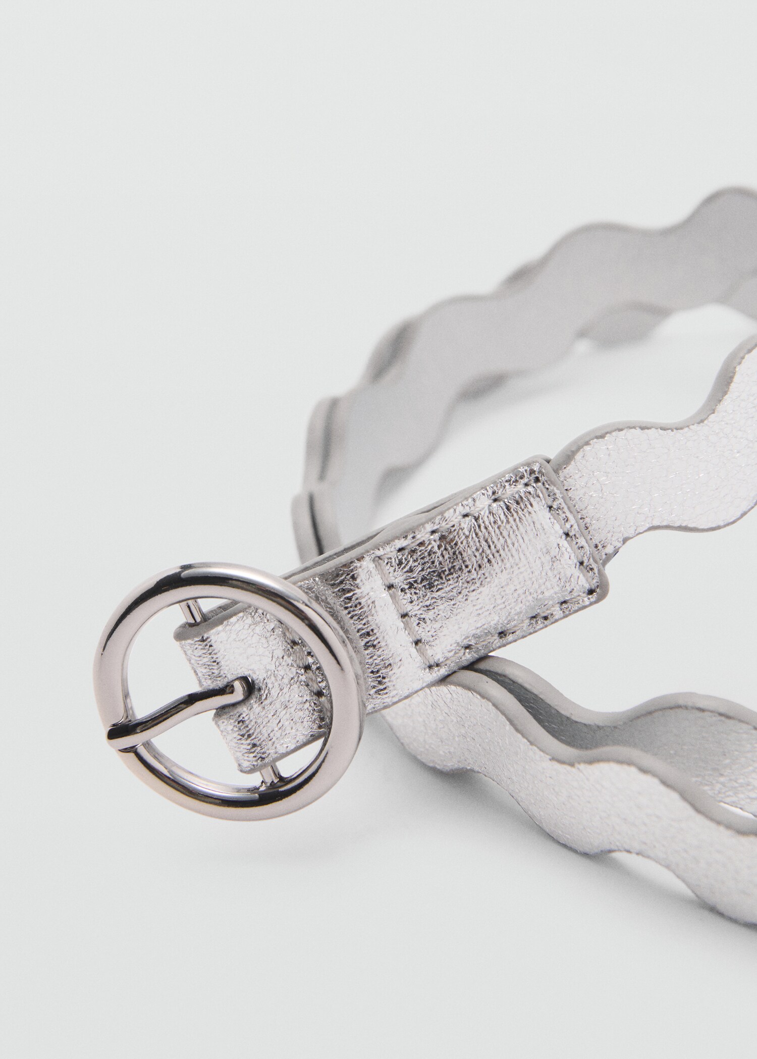 Wavy metal belt - Details of the article 1