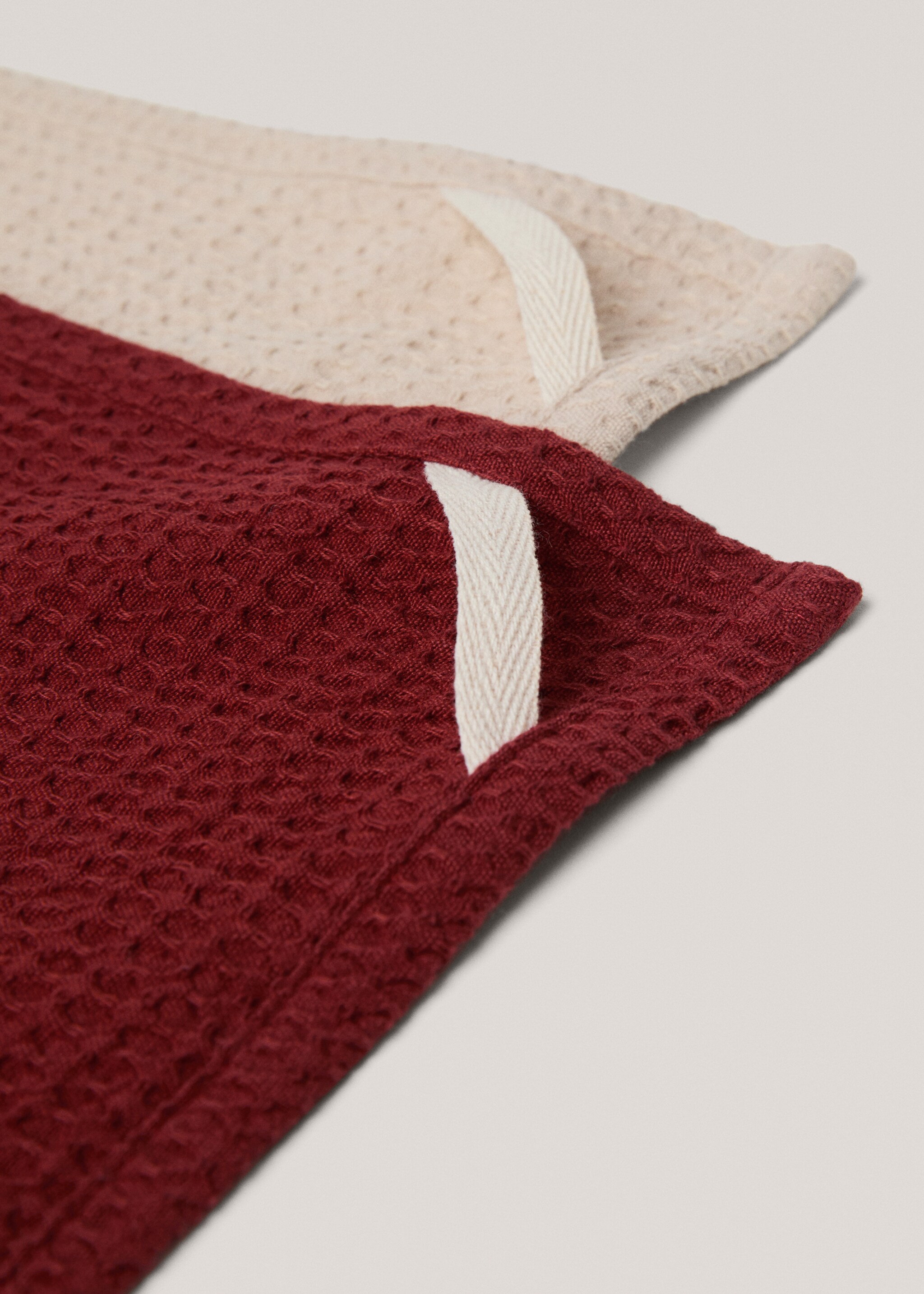 Texturiertes Küchentuch aus Baumwolle - Detail des Artikels 2, Bordeaux. Ref: 77070623-00.
